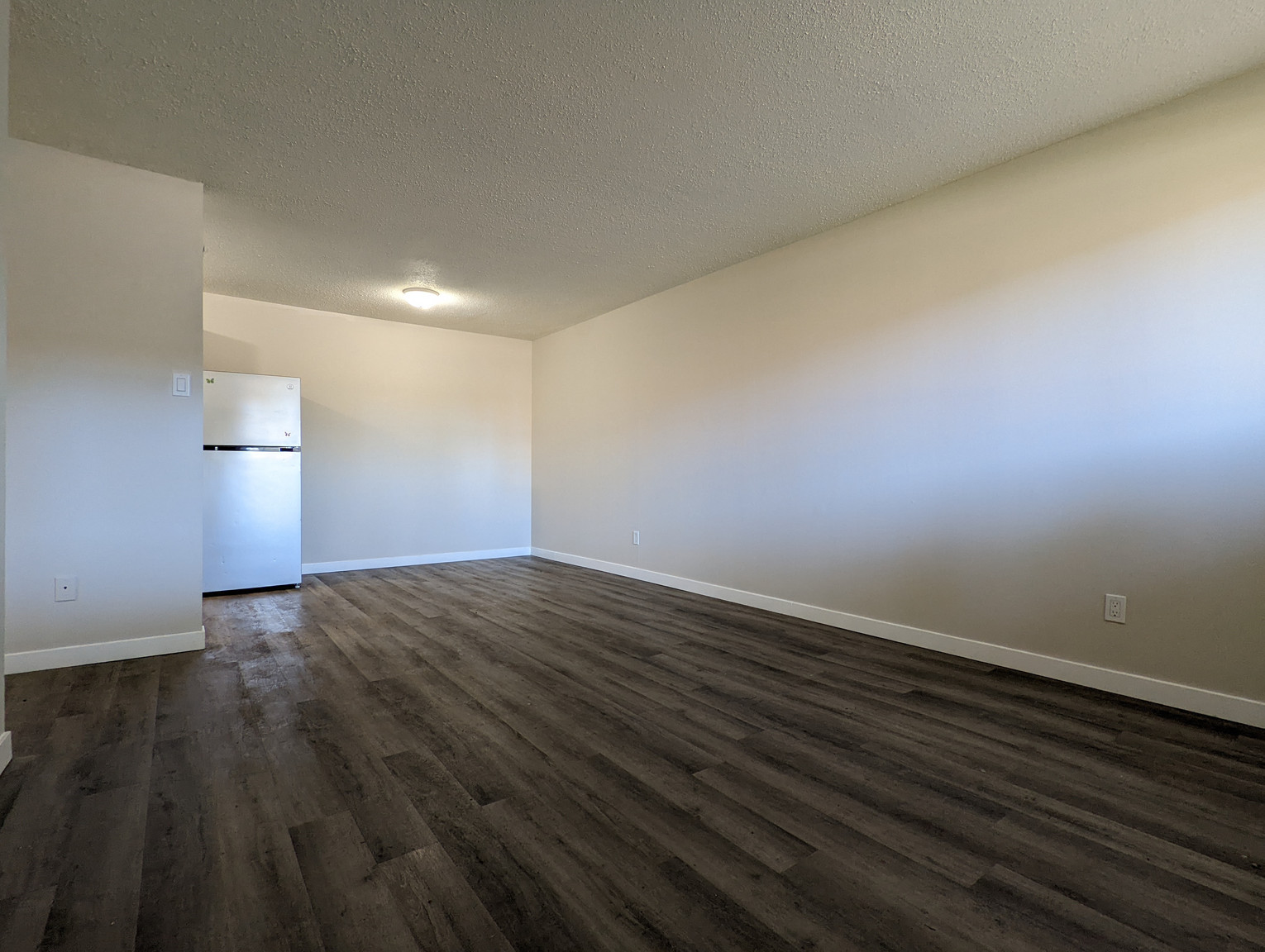 Lancelot Apartments - Photo 4