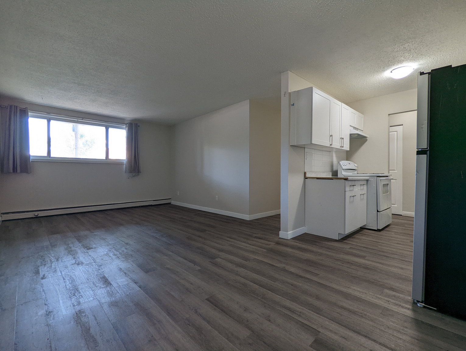 Lancelot Apartments - Photo 5