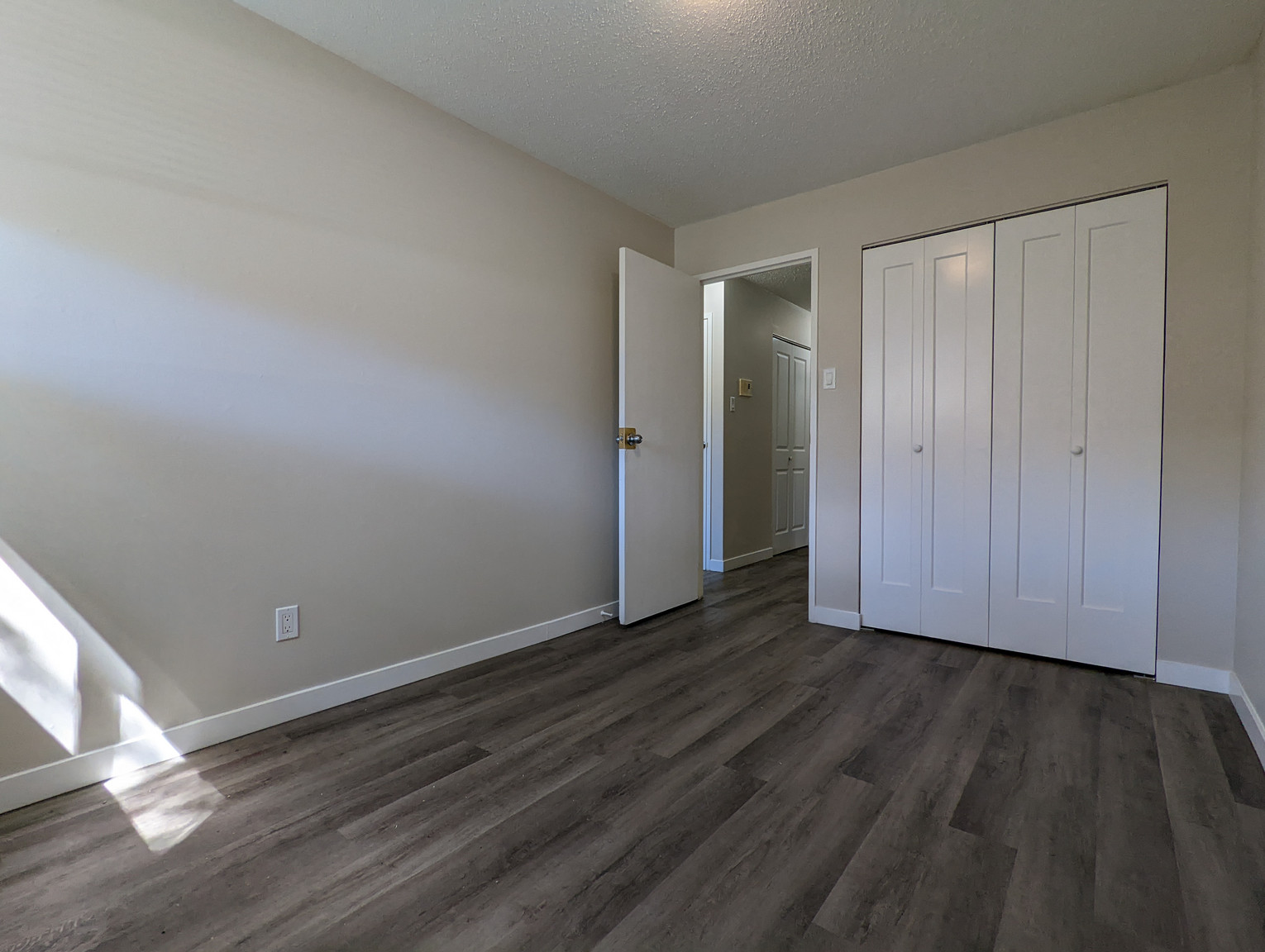 Lancelot Apartments - Photo 10