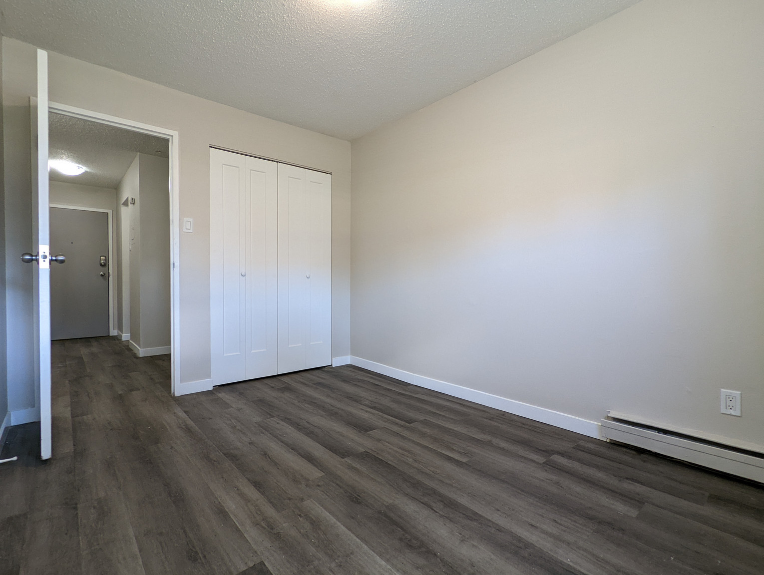 Lancelot Apartments - Photo 11
