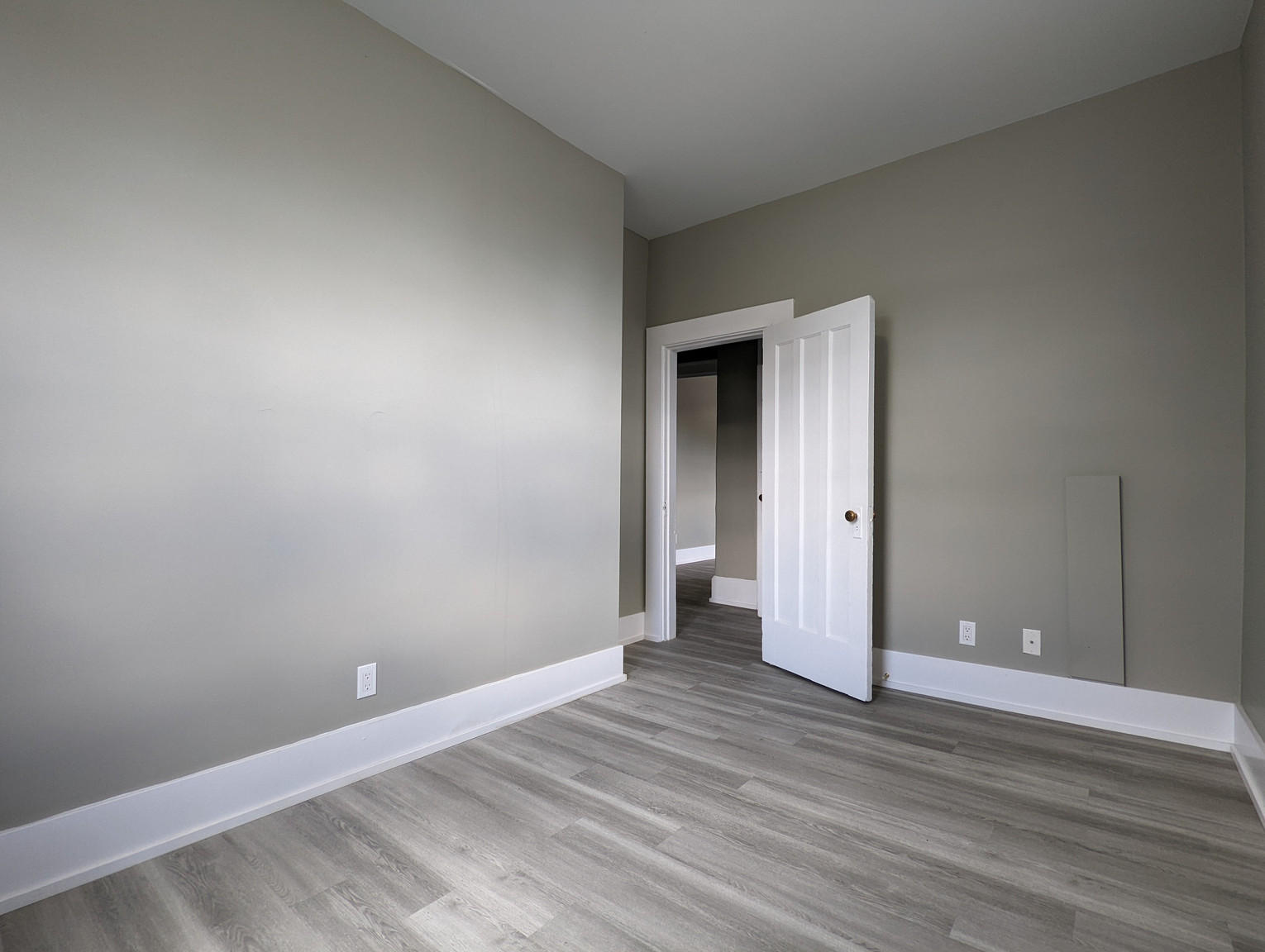 Riviera Apartments - Photo 8