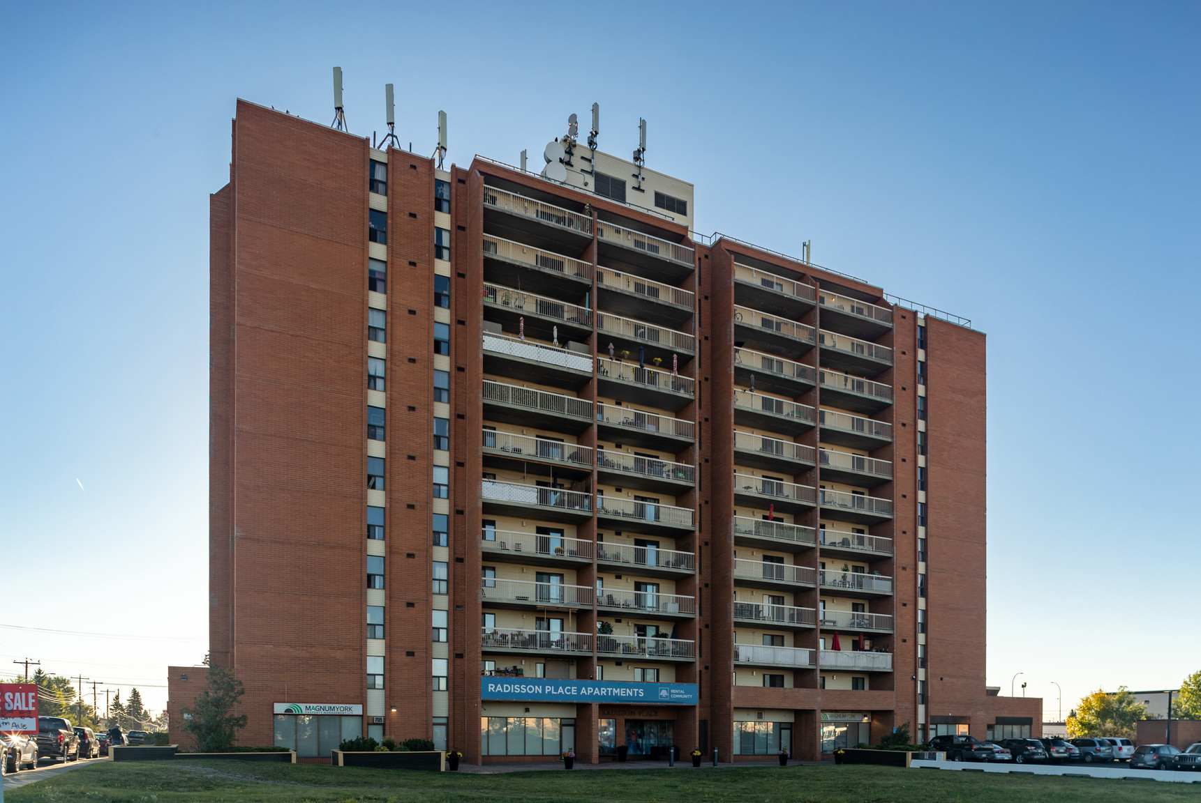 International Mountainview Apartments - Photo 3