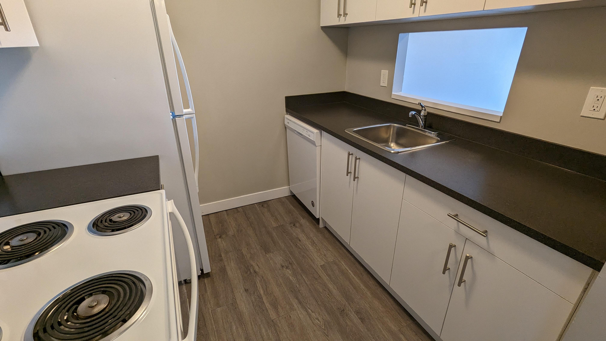 International Mountainview Apartments - Photo 12