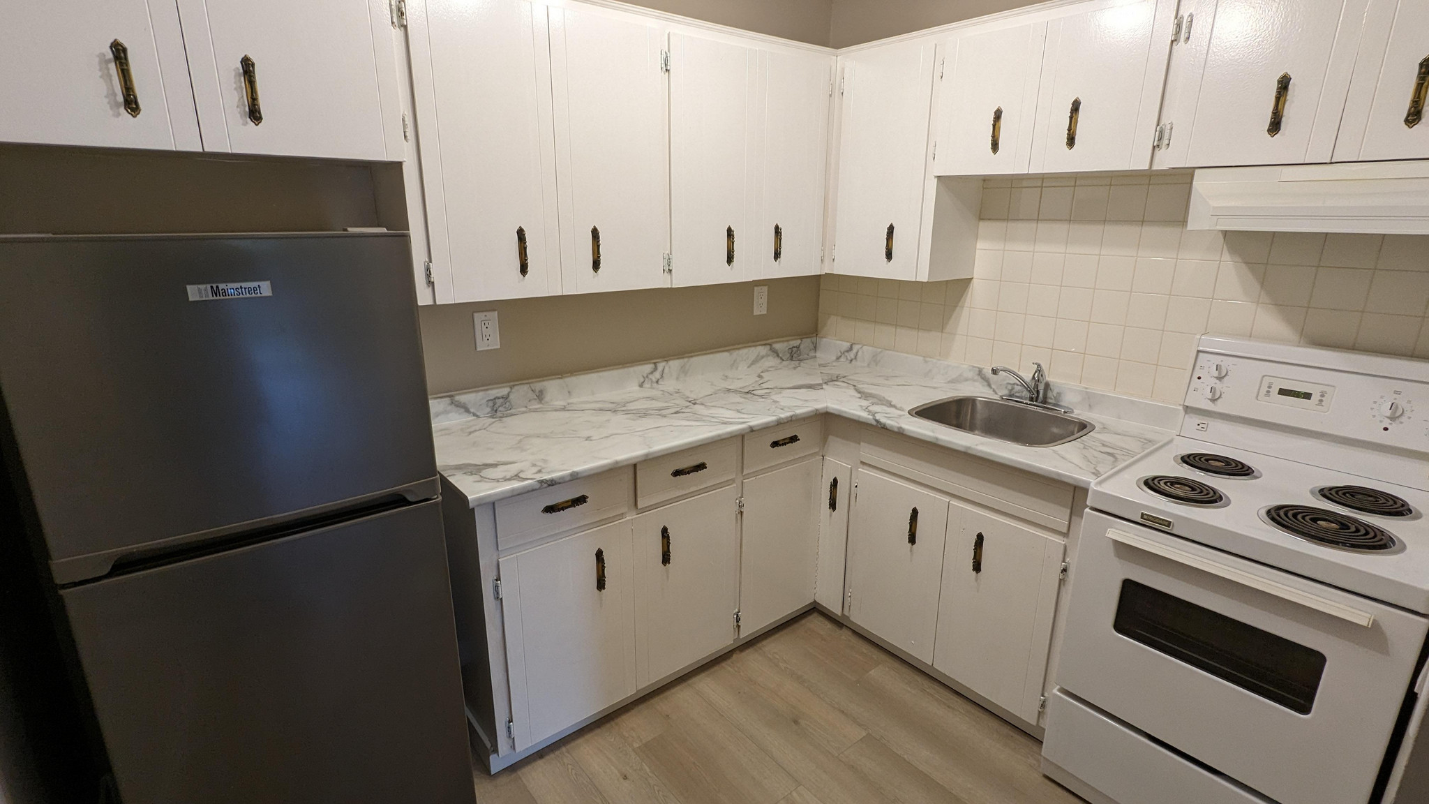 Cheam View Apartments 1 - 1 bedroom 4