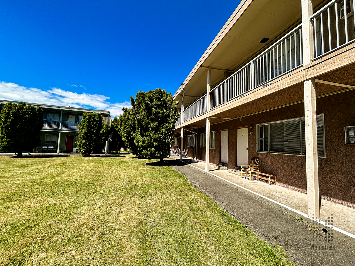 Mainstreet Victoria Garden Apartments - Photo 2