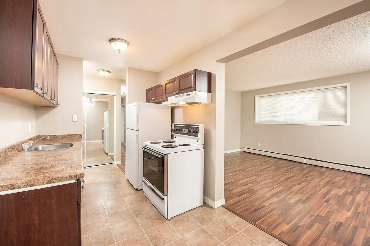 Inglewood 124 Apartments - Photo 3