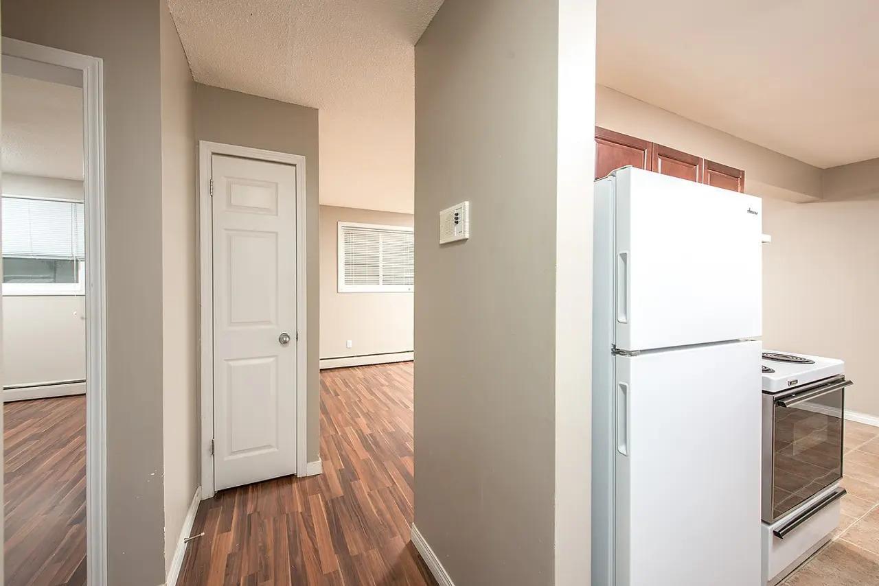 Inglewood 124 Apartments - Photo 7