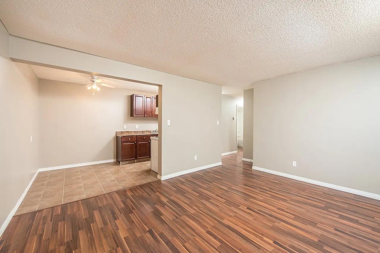 Inglewood 124 Apartments - Photo 10