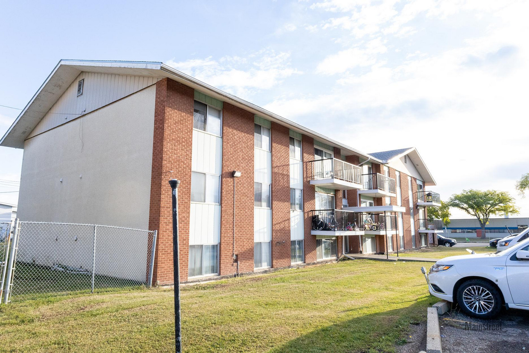 Rosslyn Apartments - Photo 11