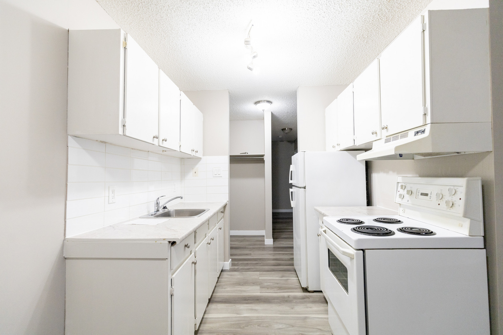 Delburn House - Photo 16