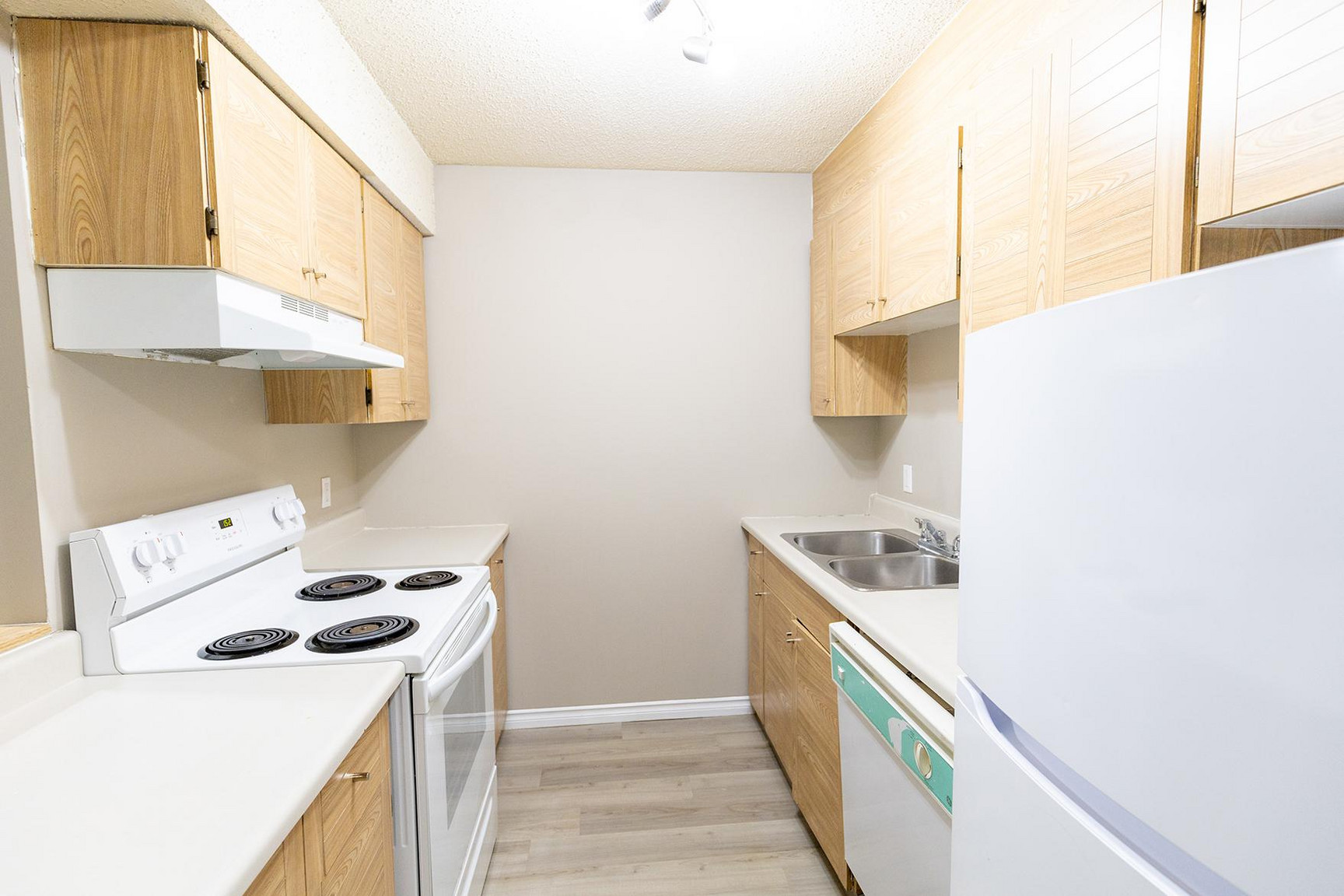 Falconcrest Village - Photo 16