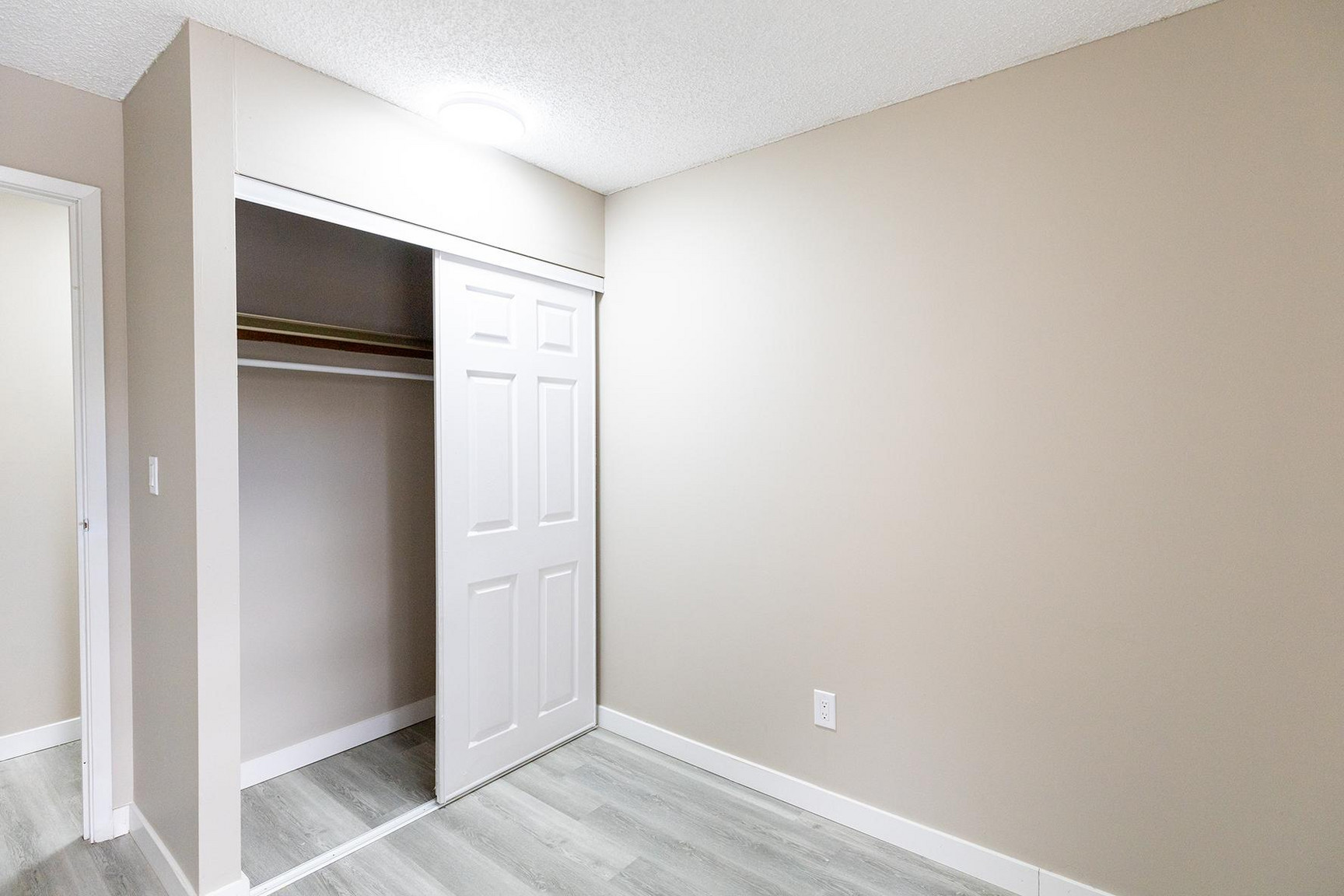 Cedarbrae Manor - Photo 32