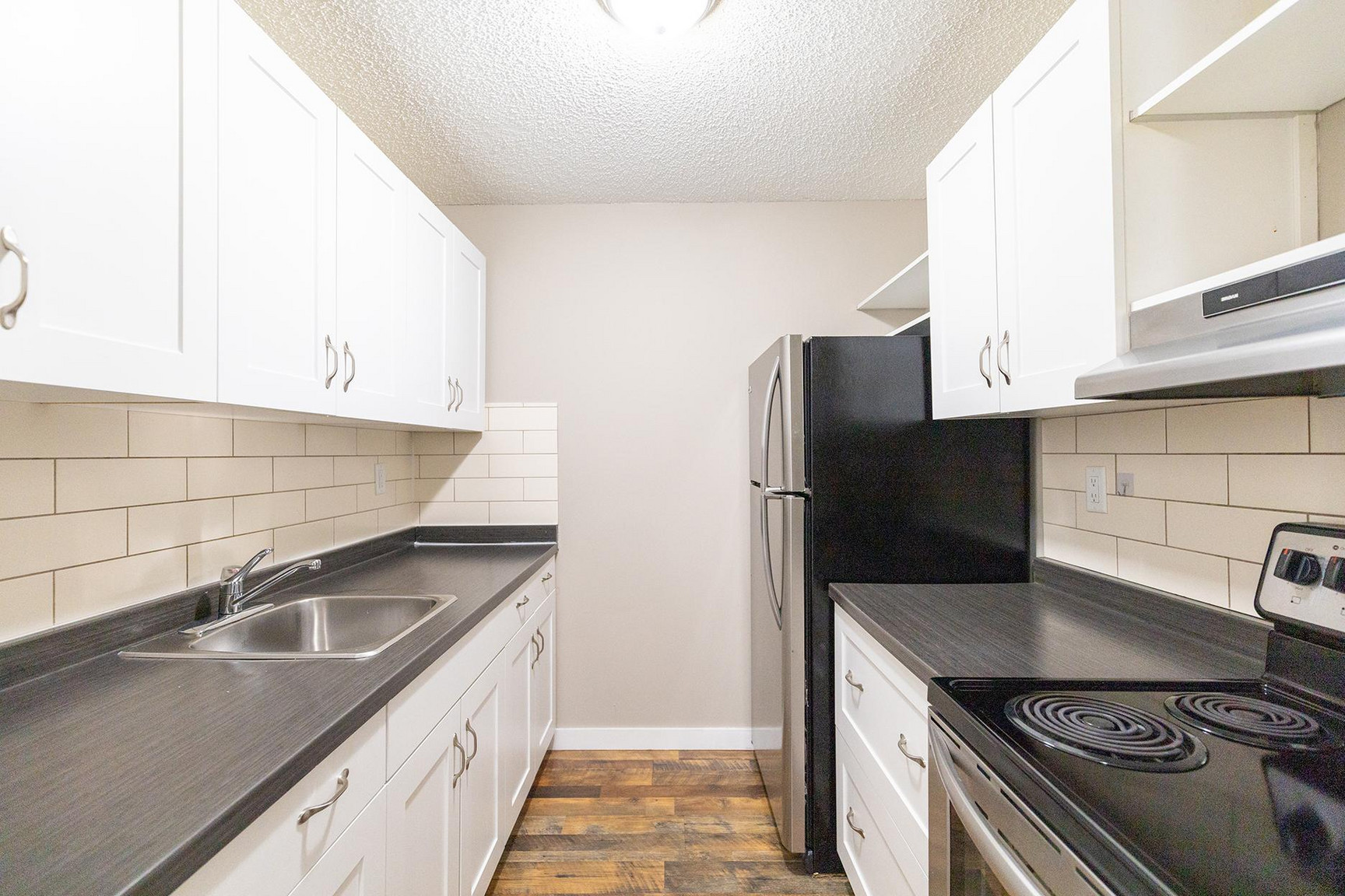 Cedarbrae Manor - Photo 8