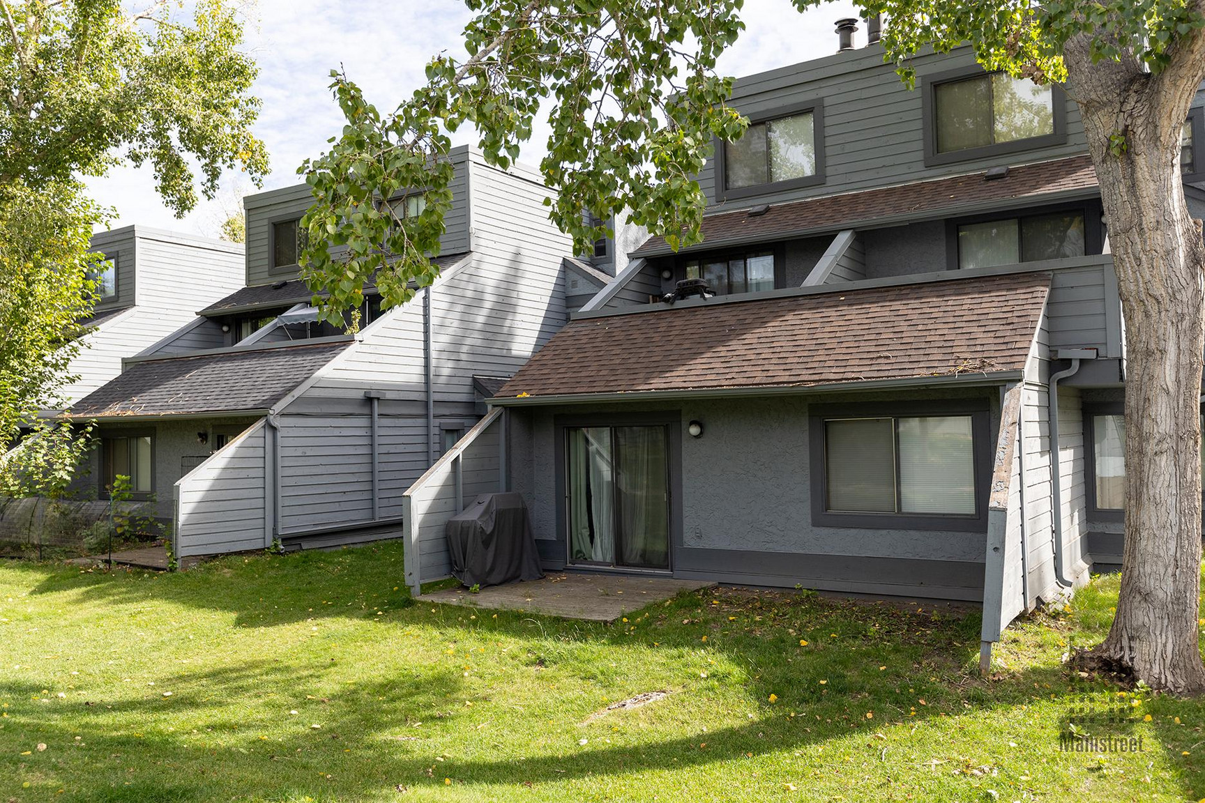 Queen's Park Townhomes