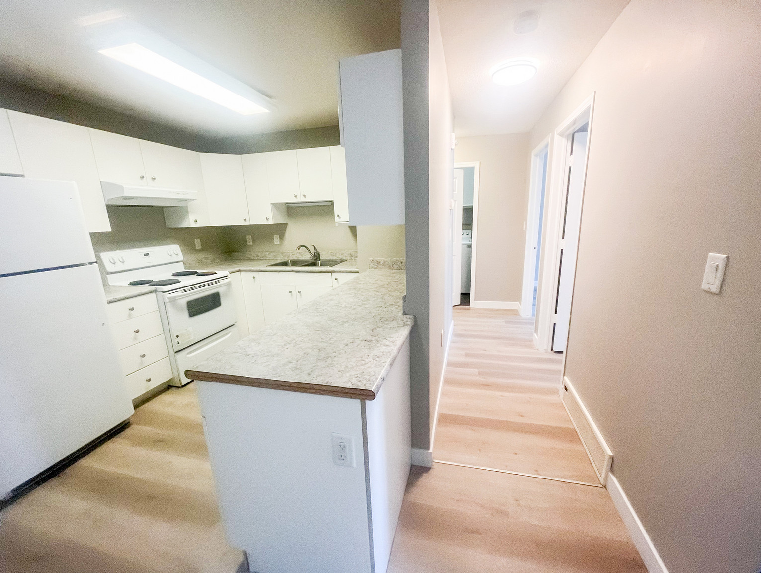 Regina Court Apartments - Photo 5