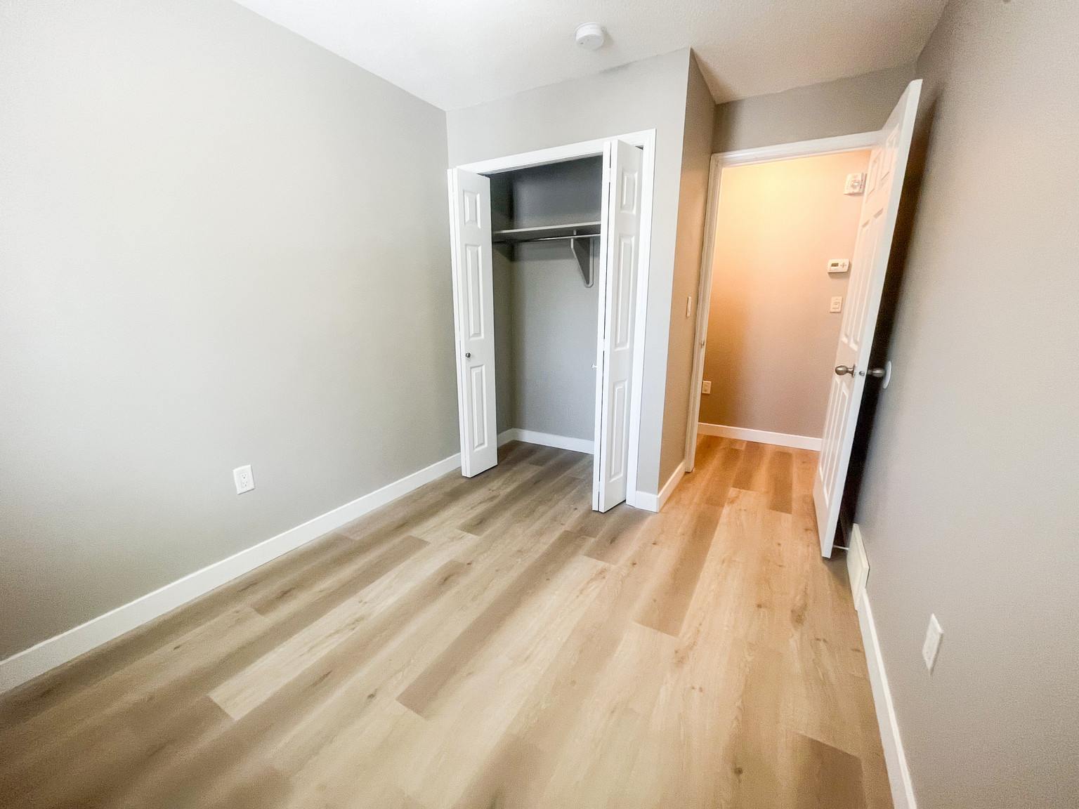 Regina Court Apartments - Photo 7