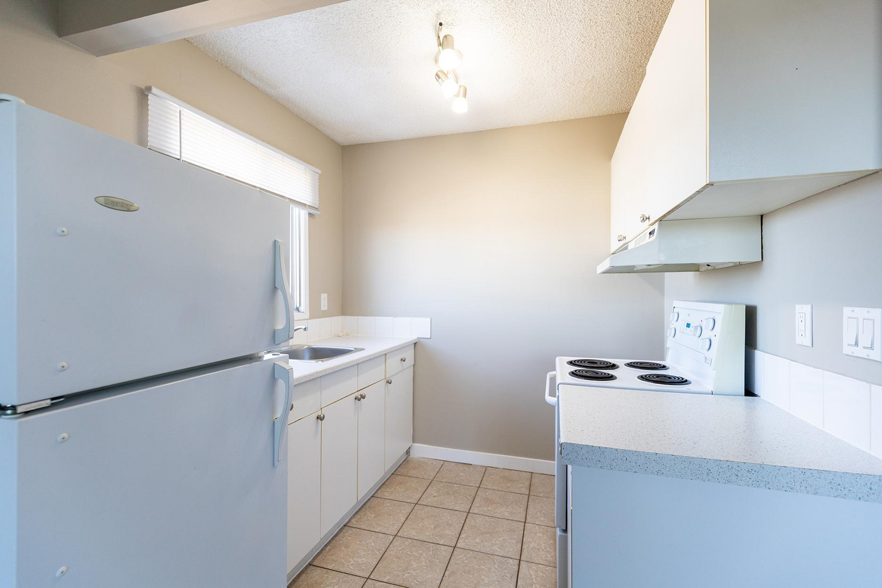 2501 Apartments - Photo 7