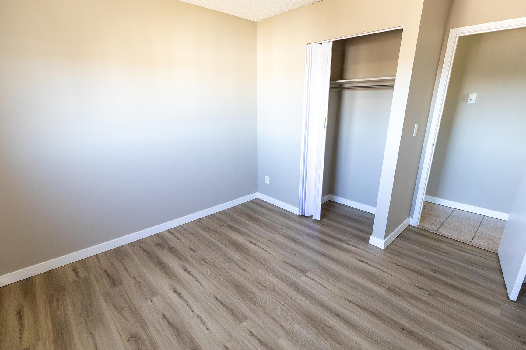 2501 Apartments - Photo 13