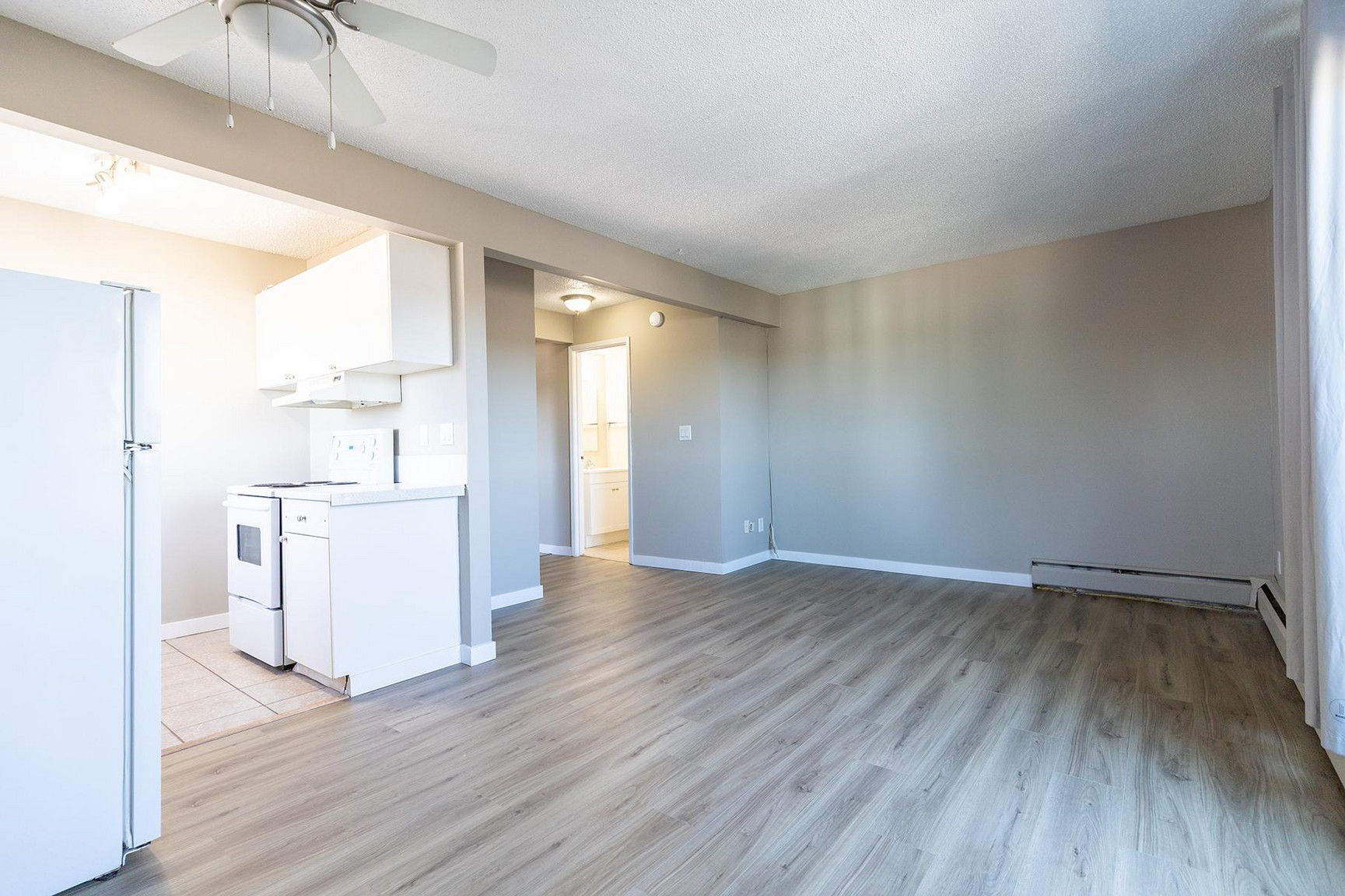 2501 Apartments - Photo 8