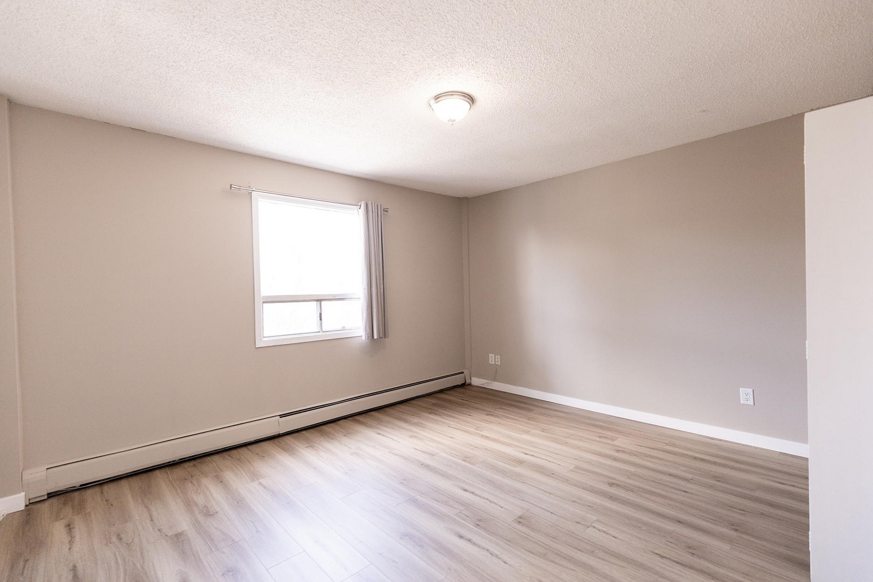White Plains Manor - Photo 10