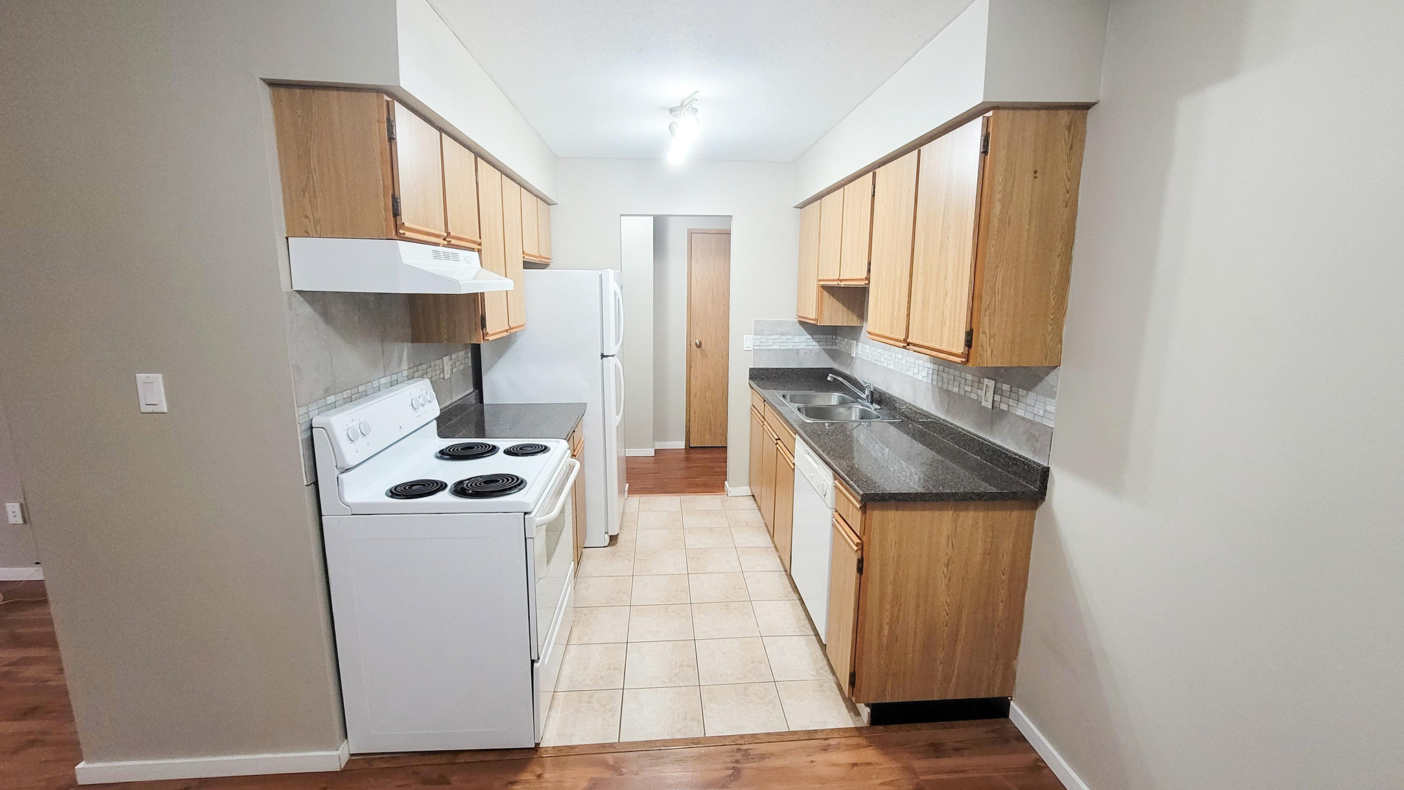 Sunshine Apartments - 2 bedroom 3