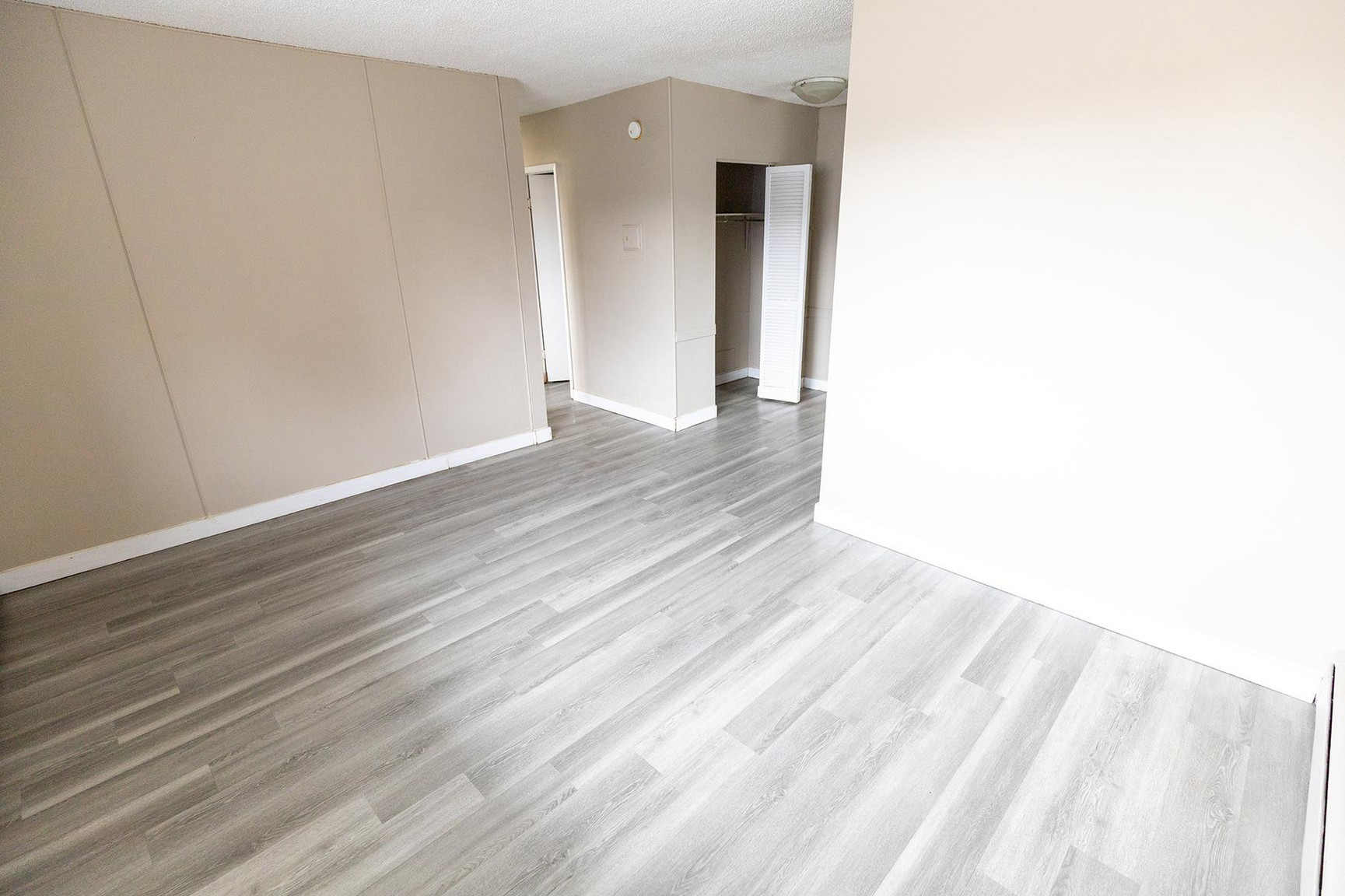 Sharma Apartments - Photo 16