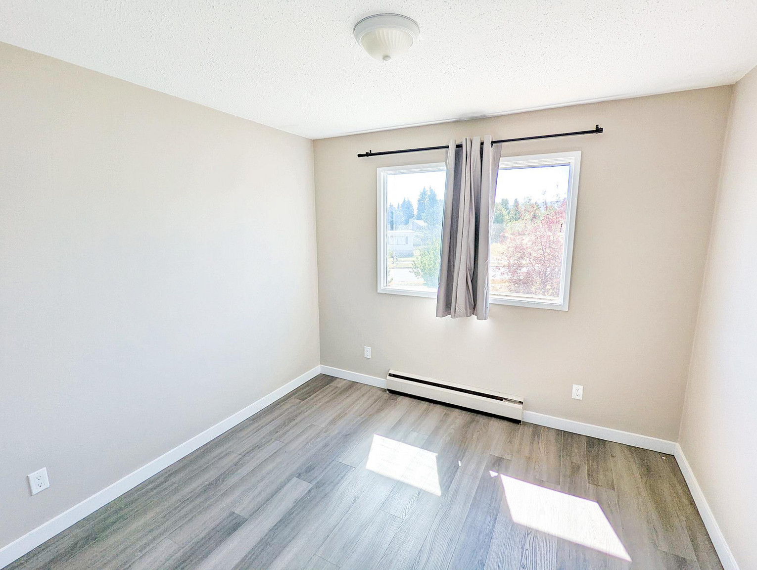 Uptown Apartments - Photo 8