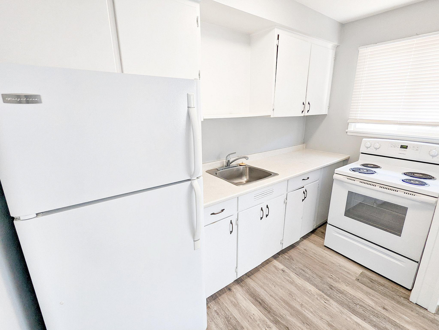 Uptown Apartments - Photo 3