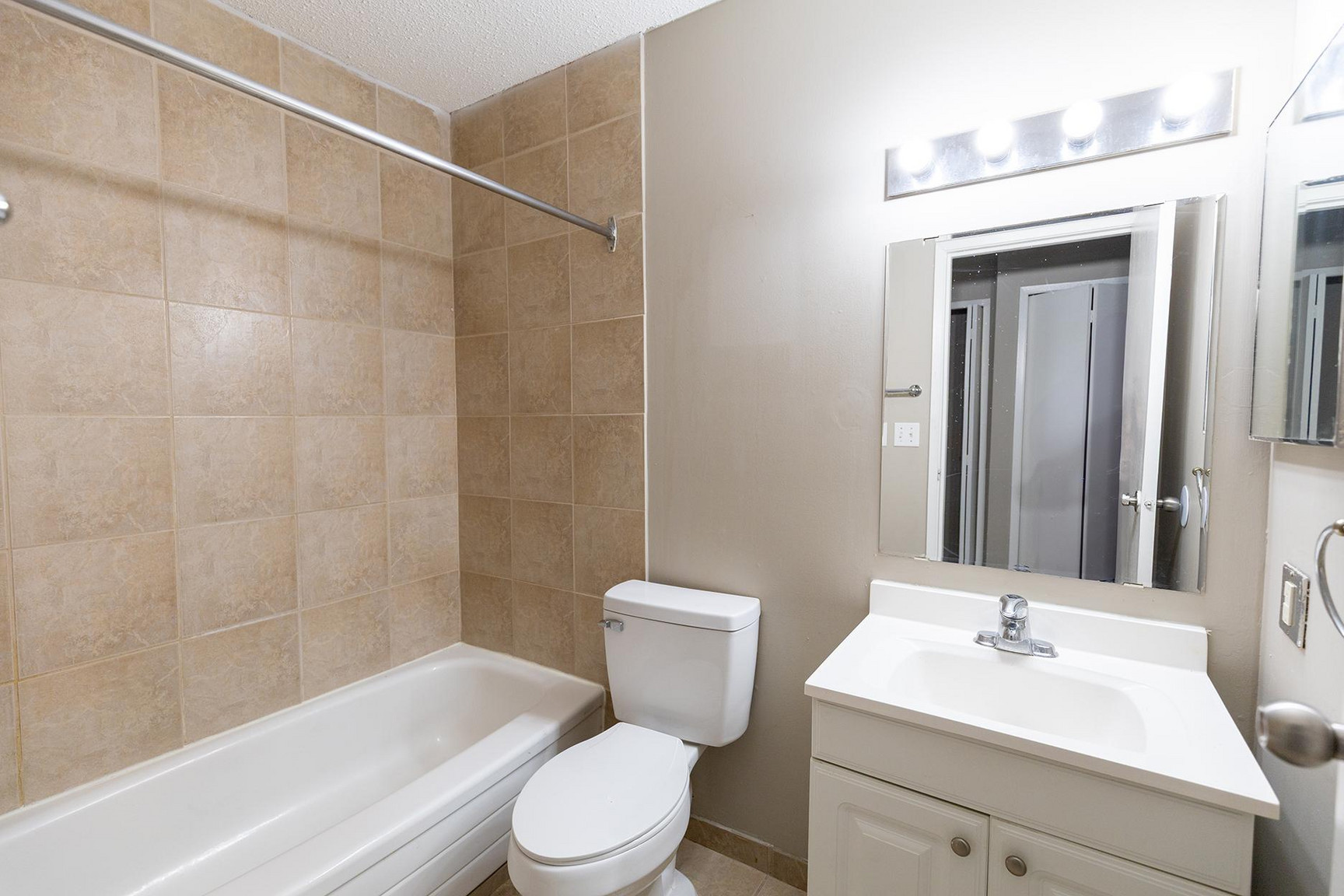 Anna Court Apartments - Photo 6