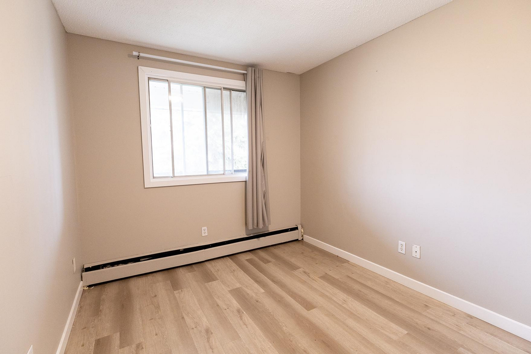 Anna Court Apartments - Photo 11