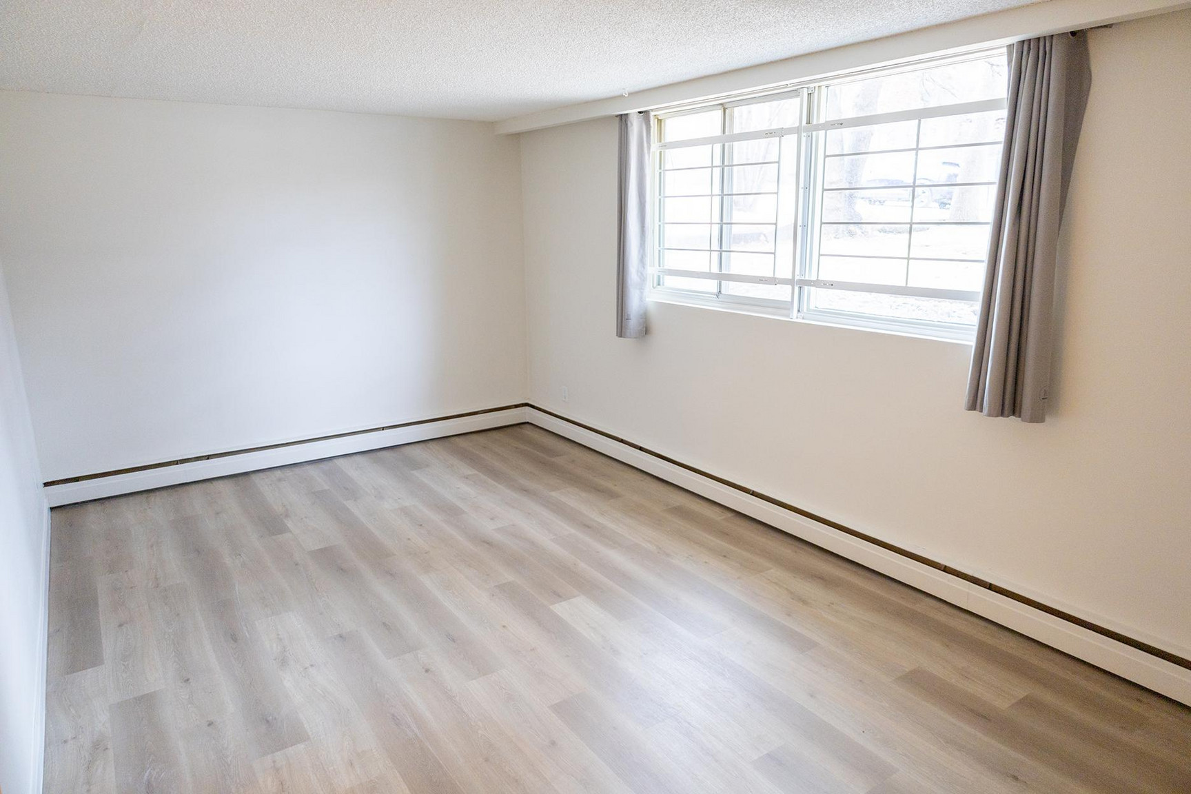 Dartmouth Apartments - Photo 13