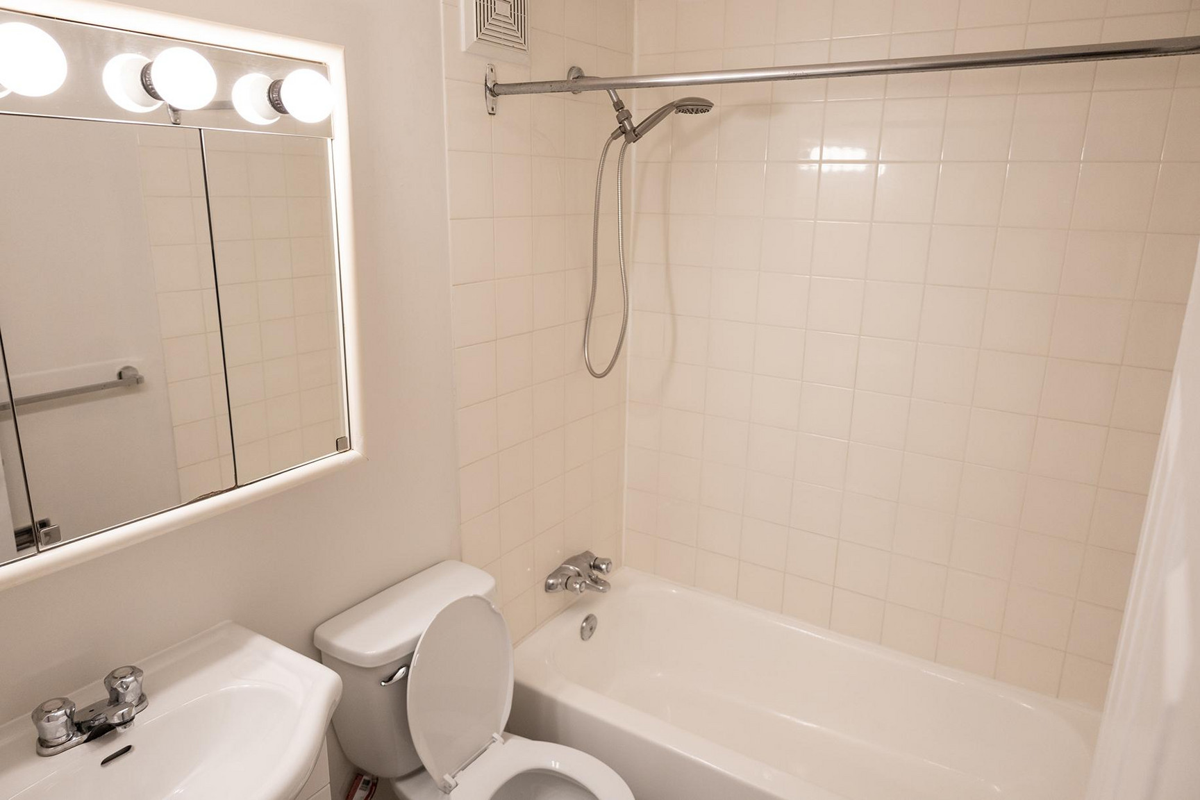 Dartmouth Apartments - Photo 11