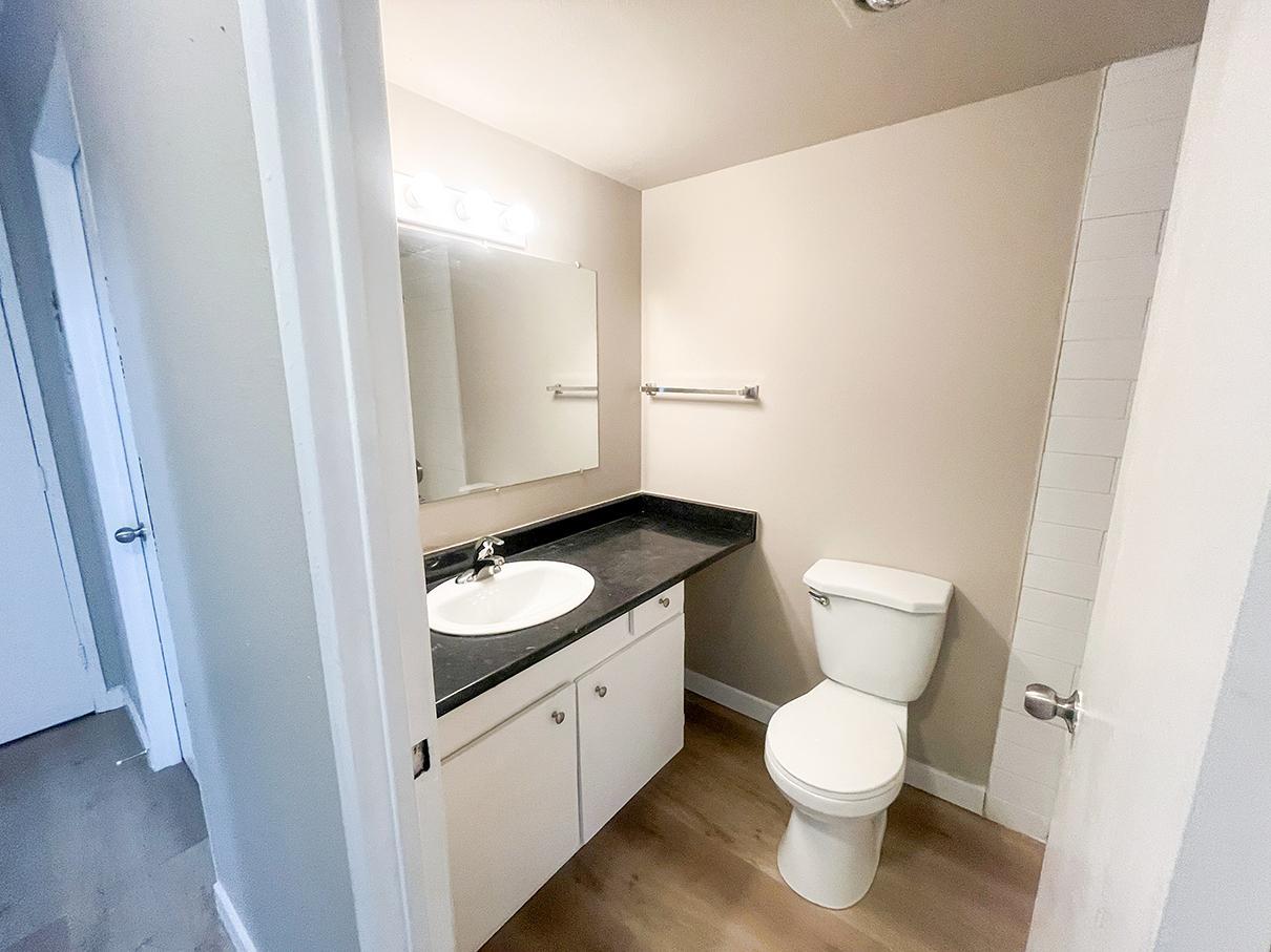 Ashley Court - Photo 5