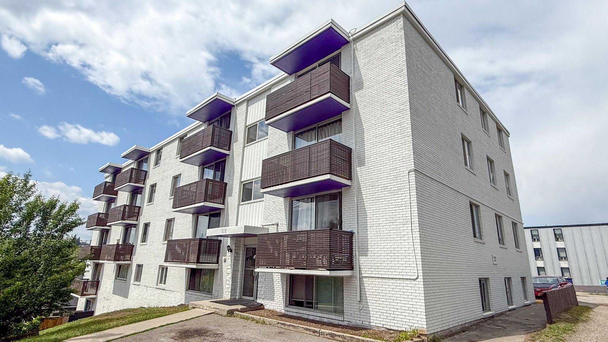 1612 Apartments - Photo 15