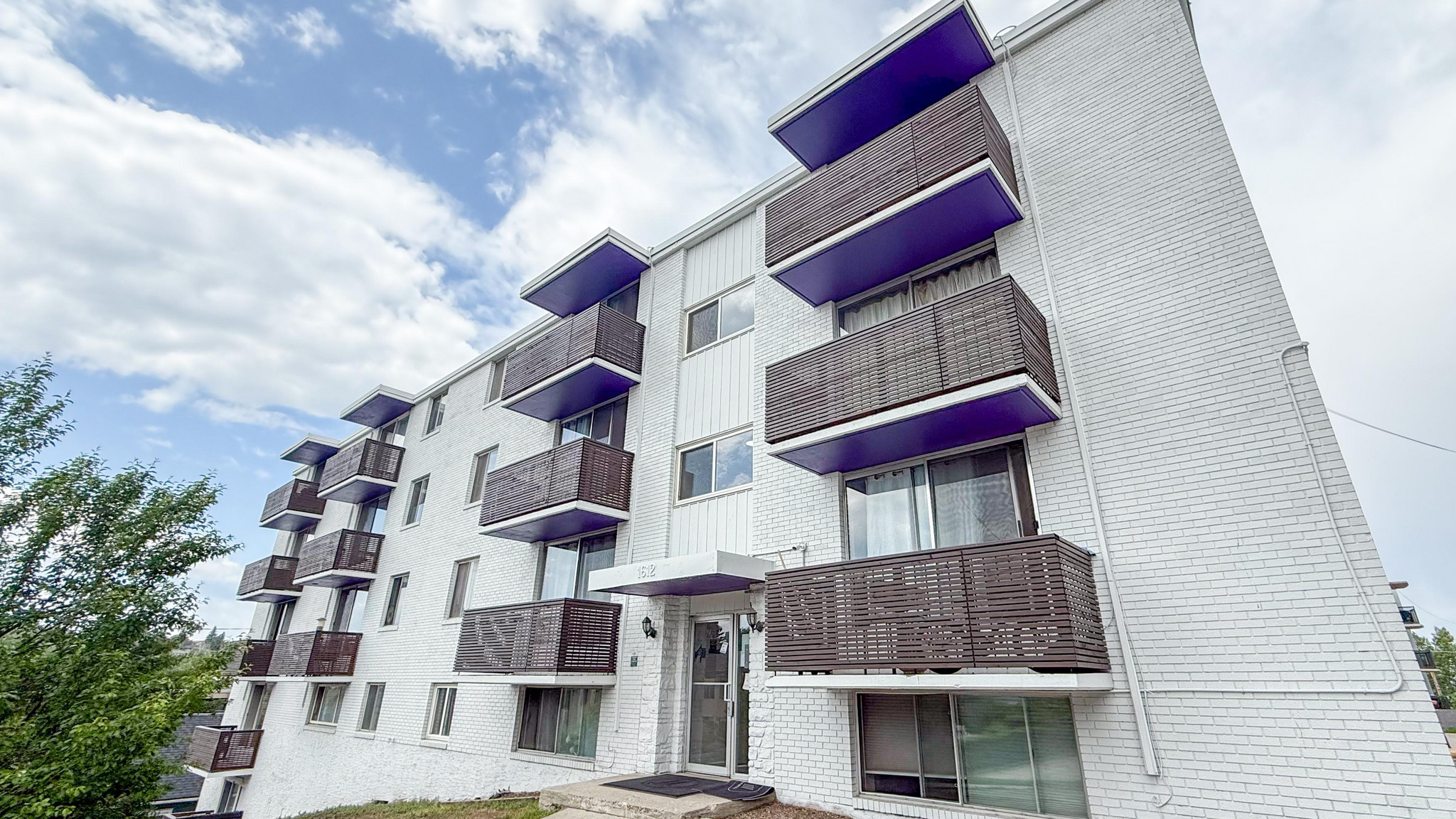 1612 Apartments - Photo 16