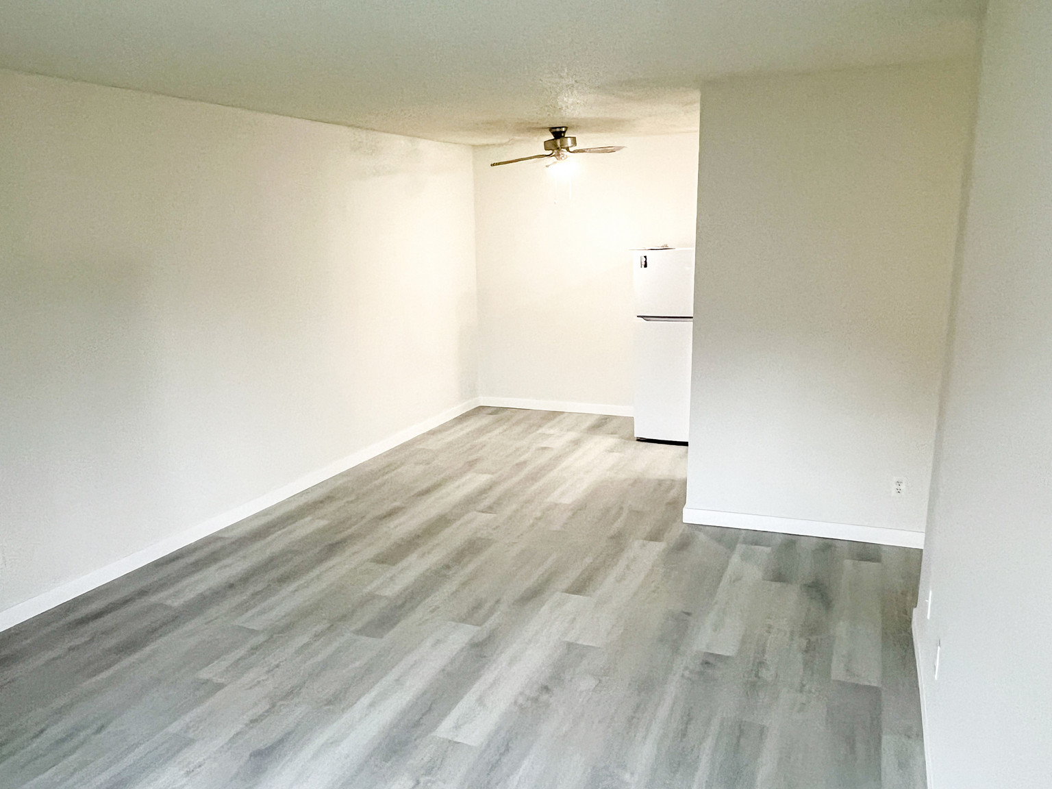 West Meadow Apartments - Photo 19