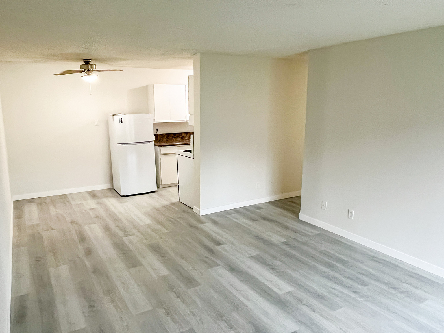 West Meadow Apartments - Photo 20