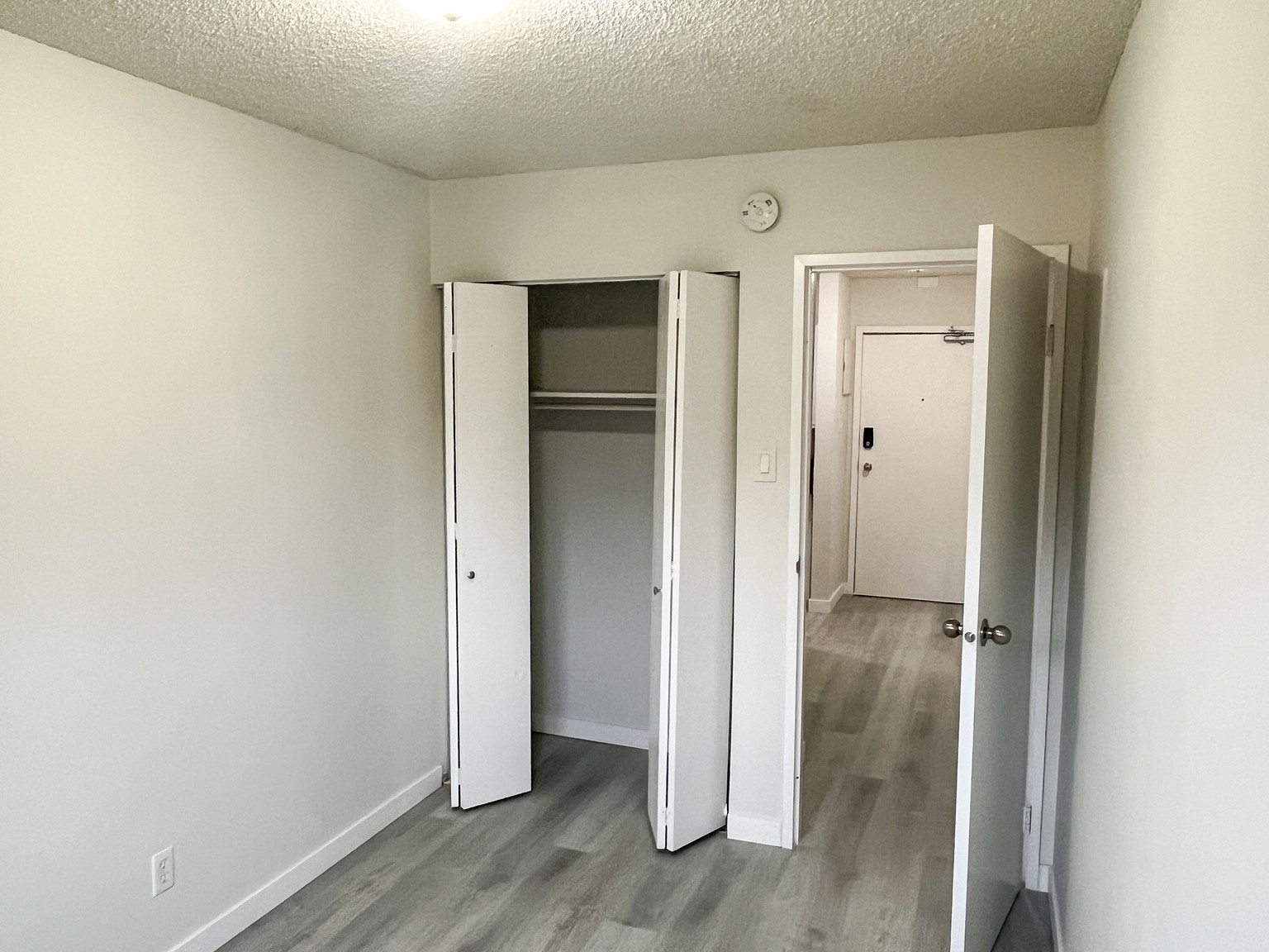 West Meadow Apartments - Photo 22