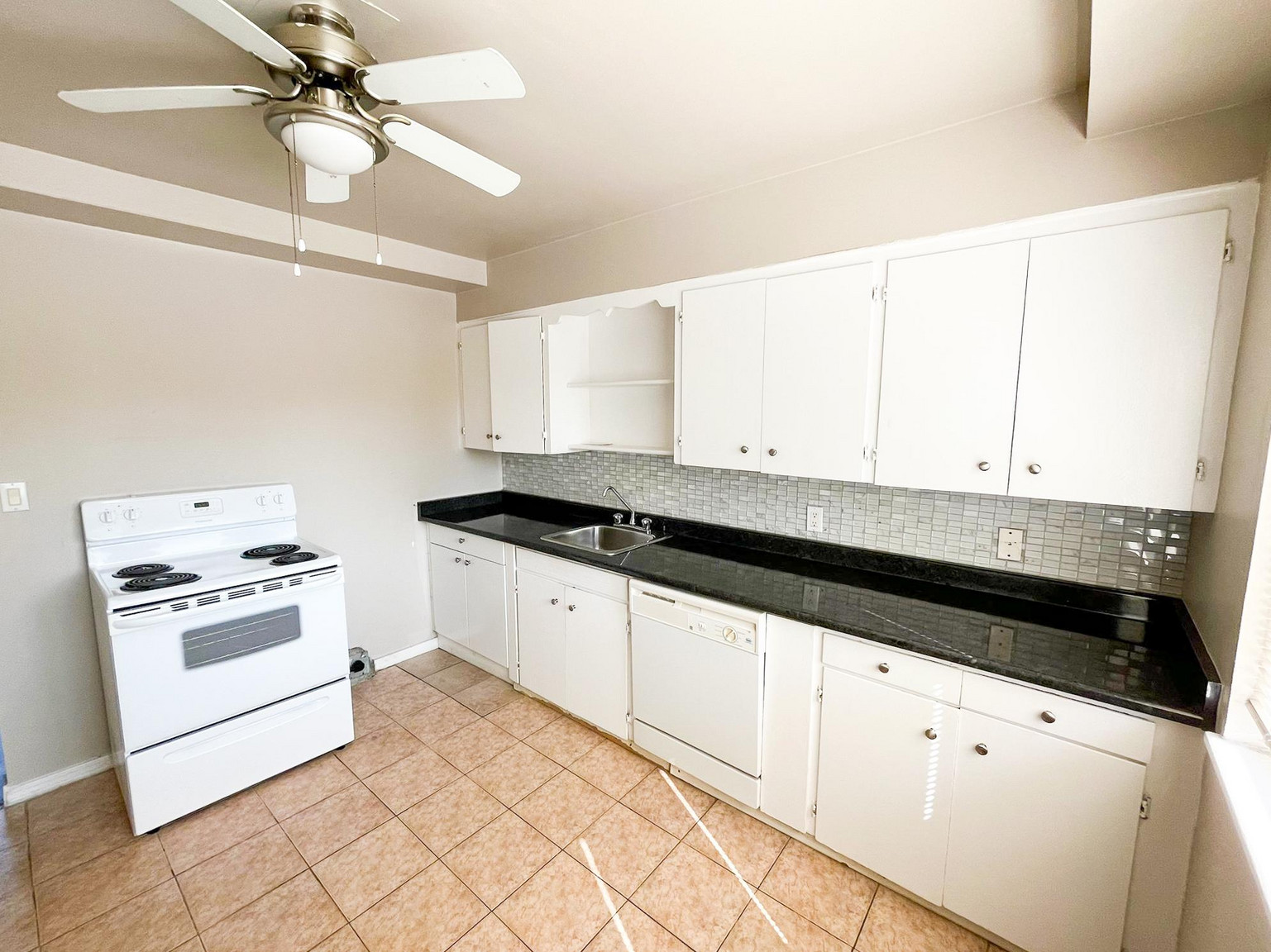 Hillside Place - Photo 6