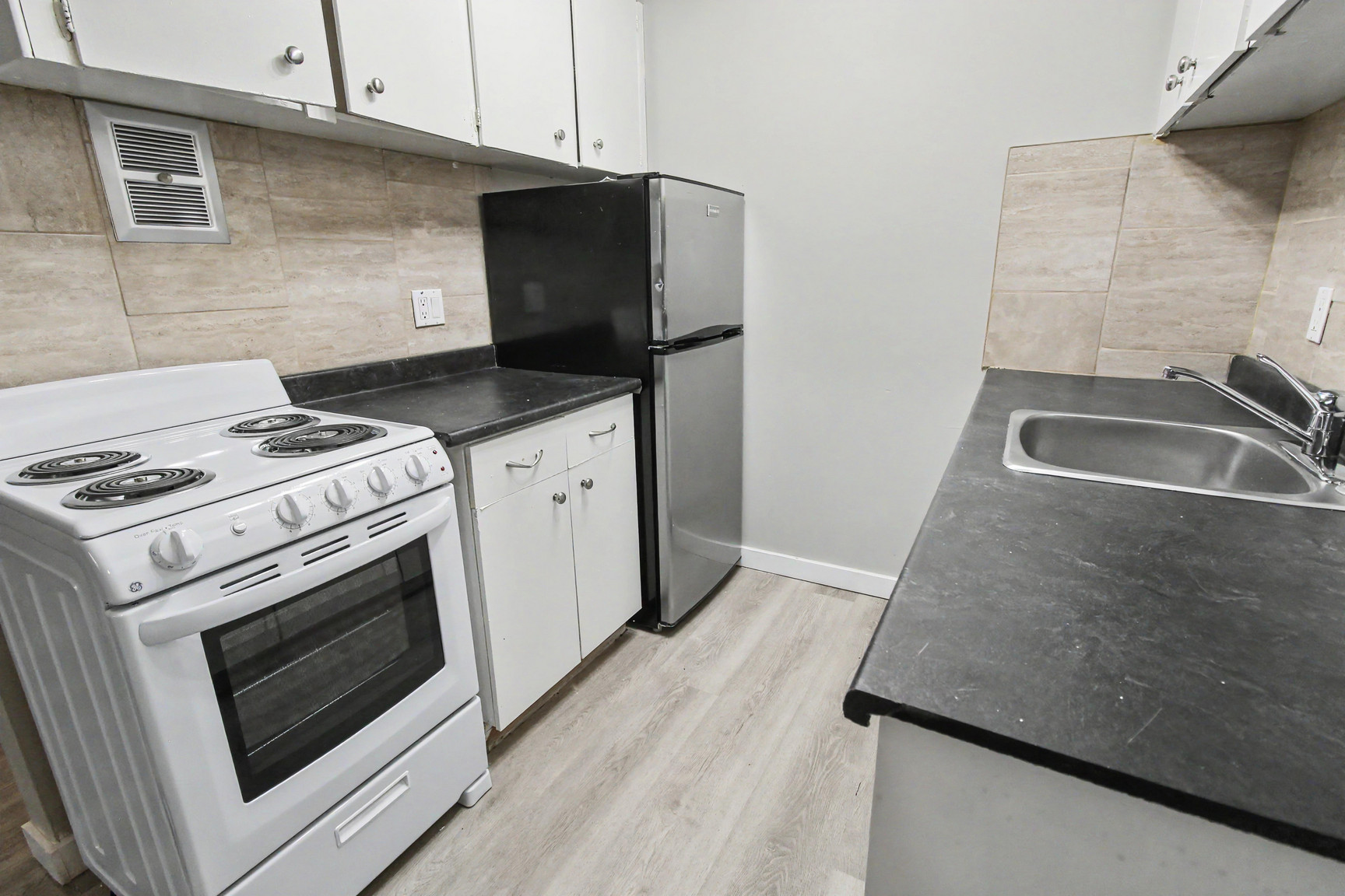 Priya Place - Photo 14