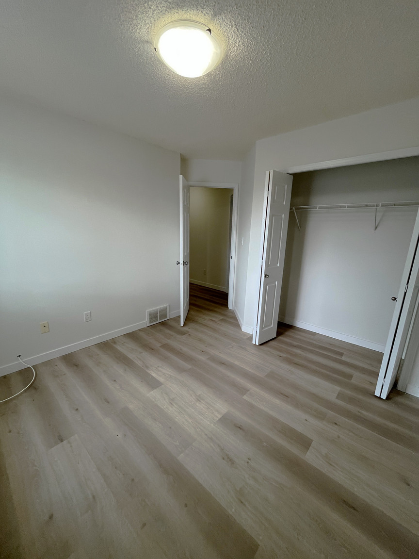Youngstown Townhomes and Apartments - Photo 20