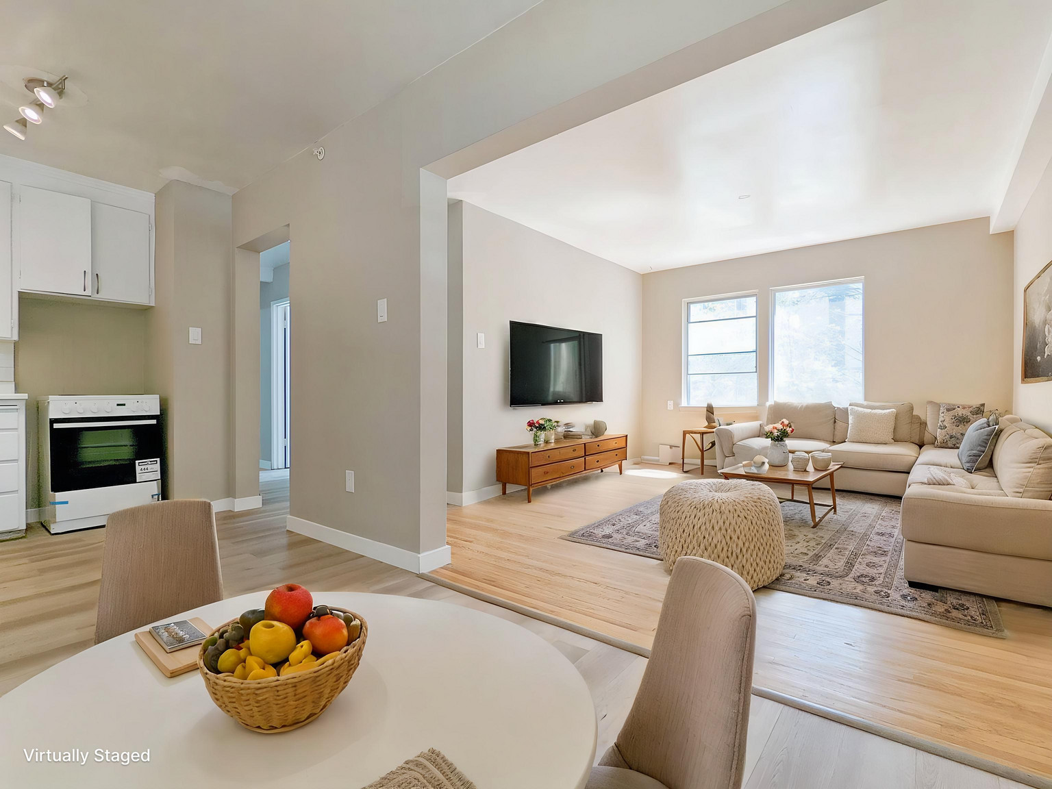 Broadview Legislature Apartments - Photo 2