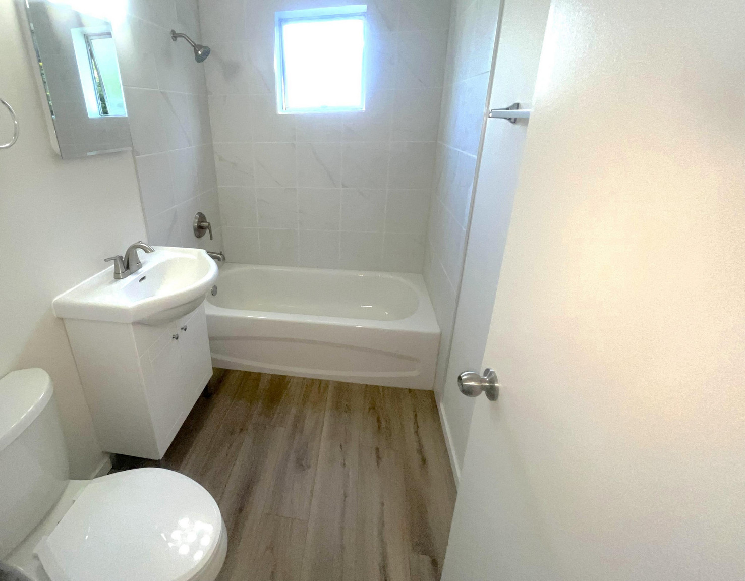 Mainstreet Victoria Garden Apartments - Photo 9