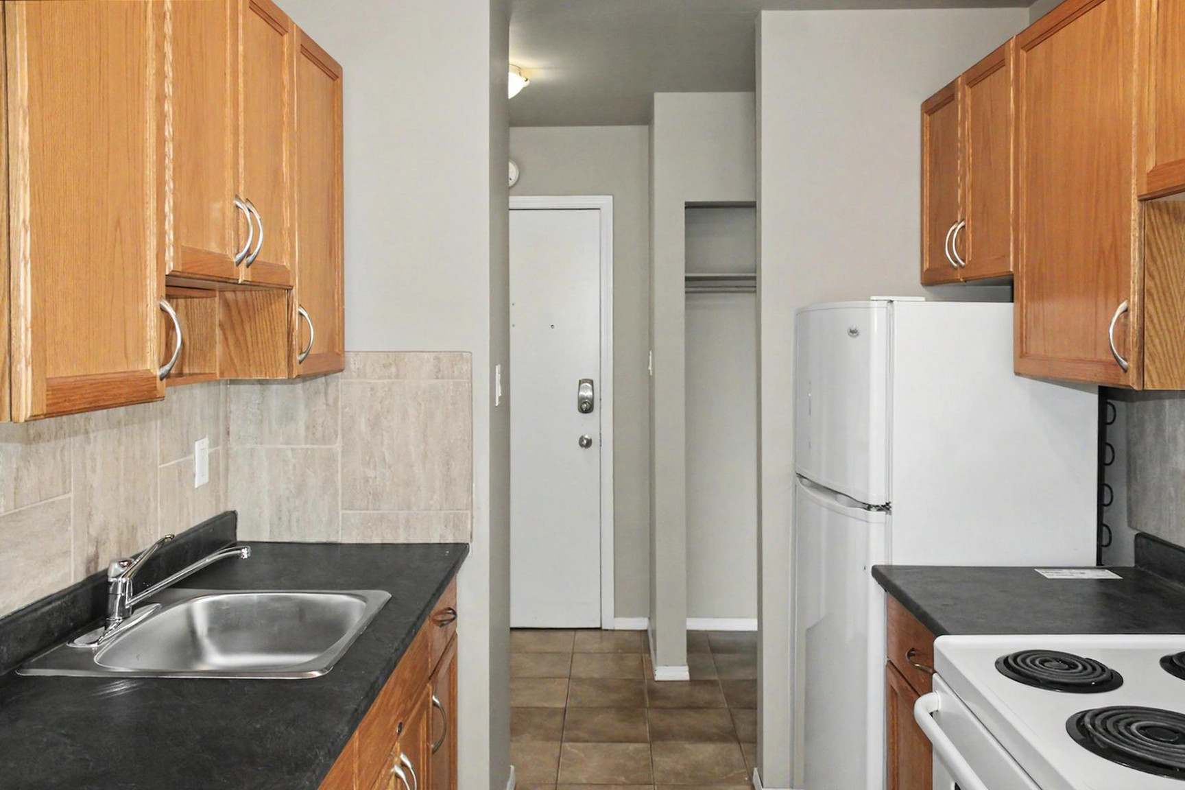 Cypress Manor Apartments - Bachelor 5
