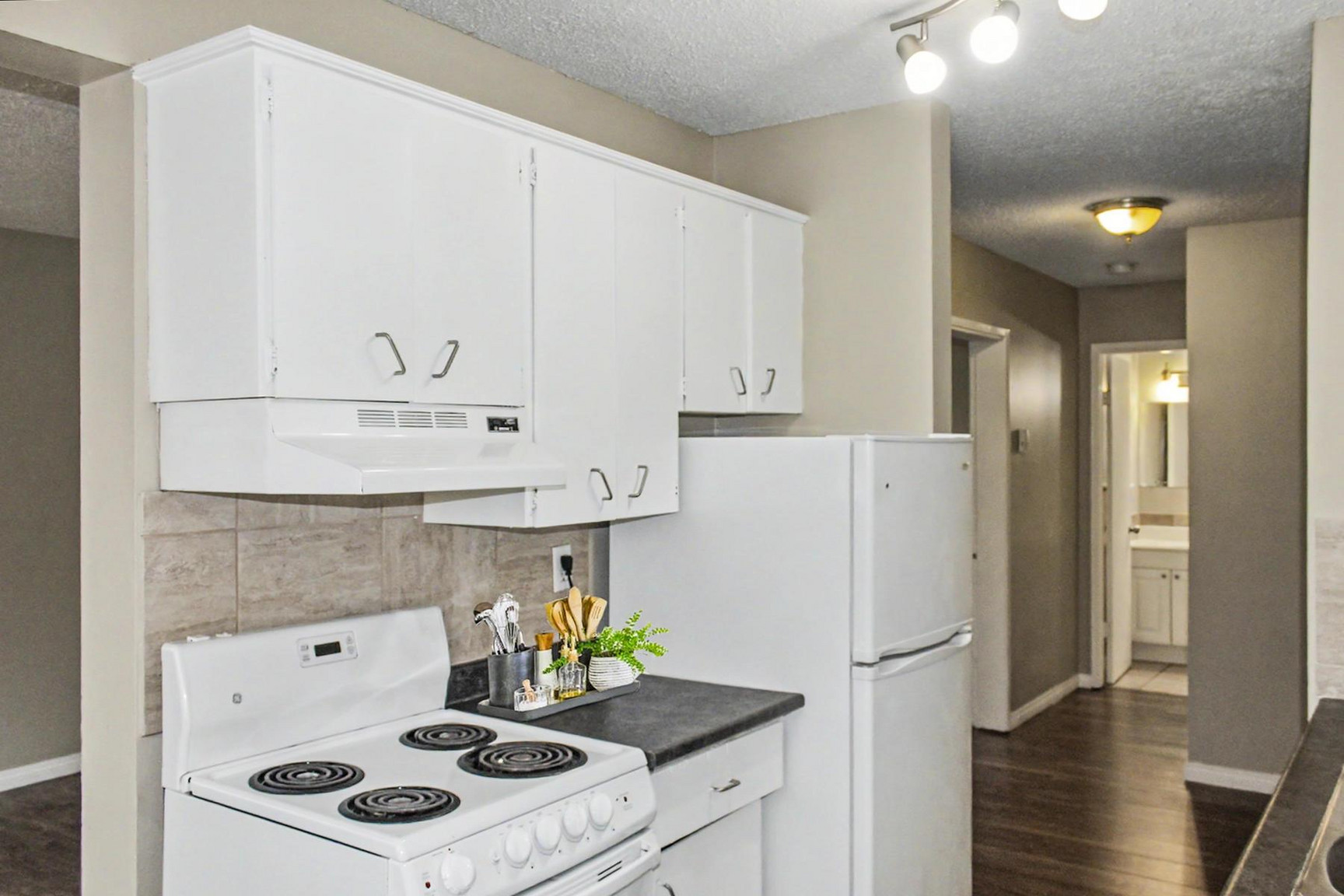 Eastwood Manor Apartments - 3 bedroom 5