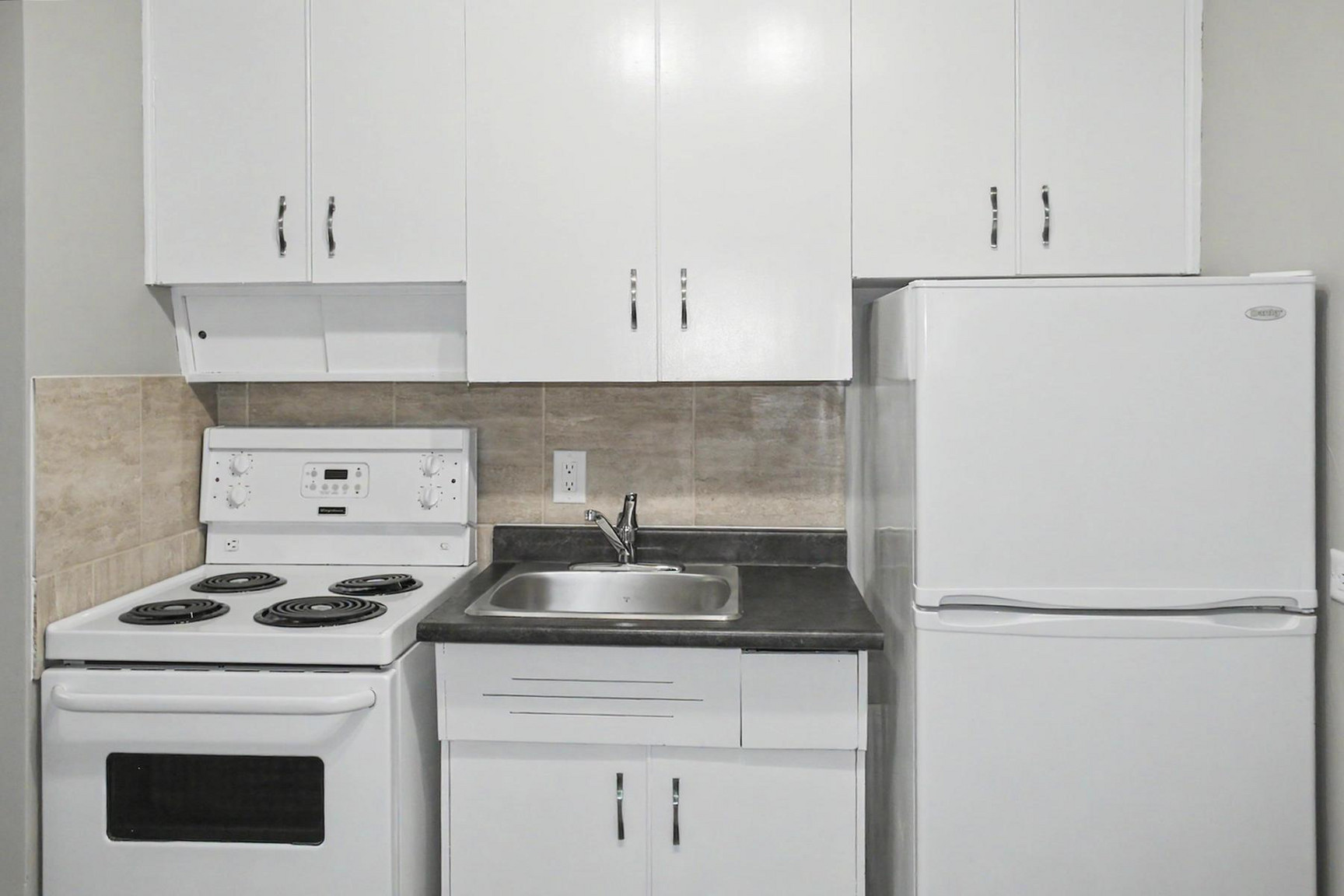 Michelle Manor Apartments - Bachelor 5