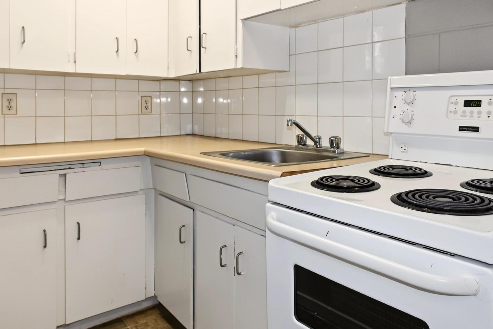 Grapes Manor Apartments - Bachelor 5
