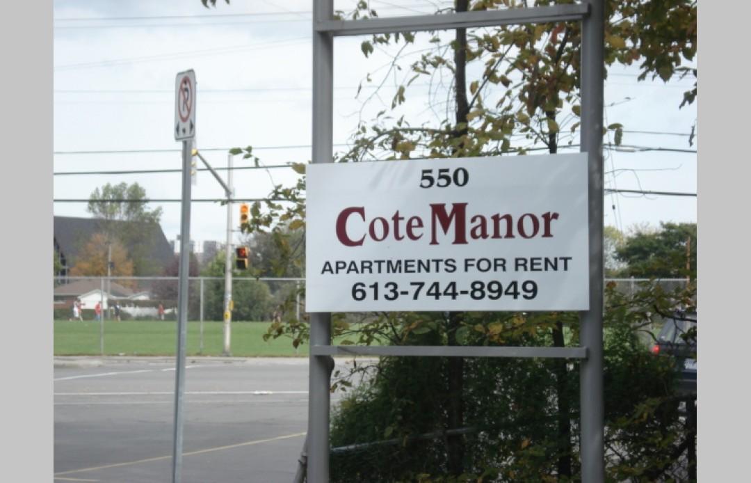 Coté Manor - Photo 2