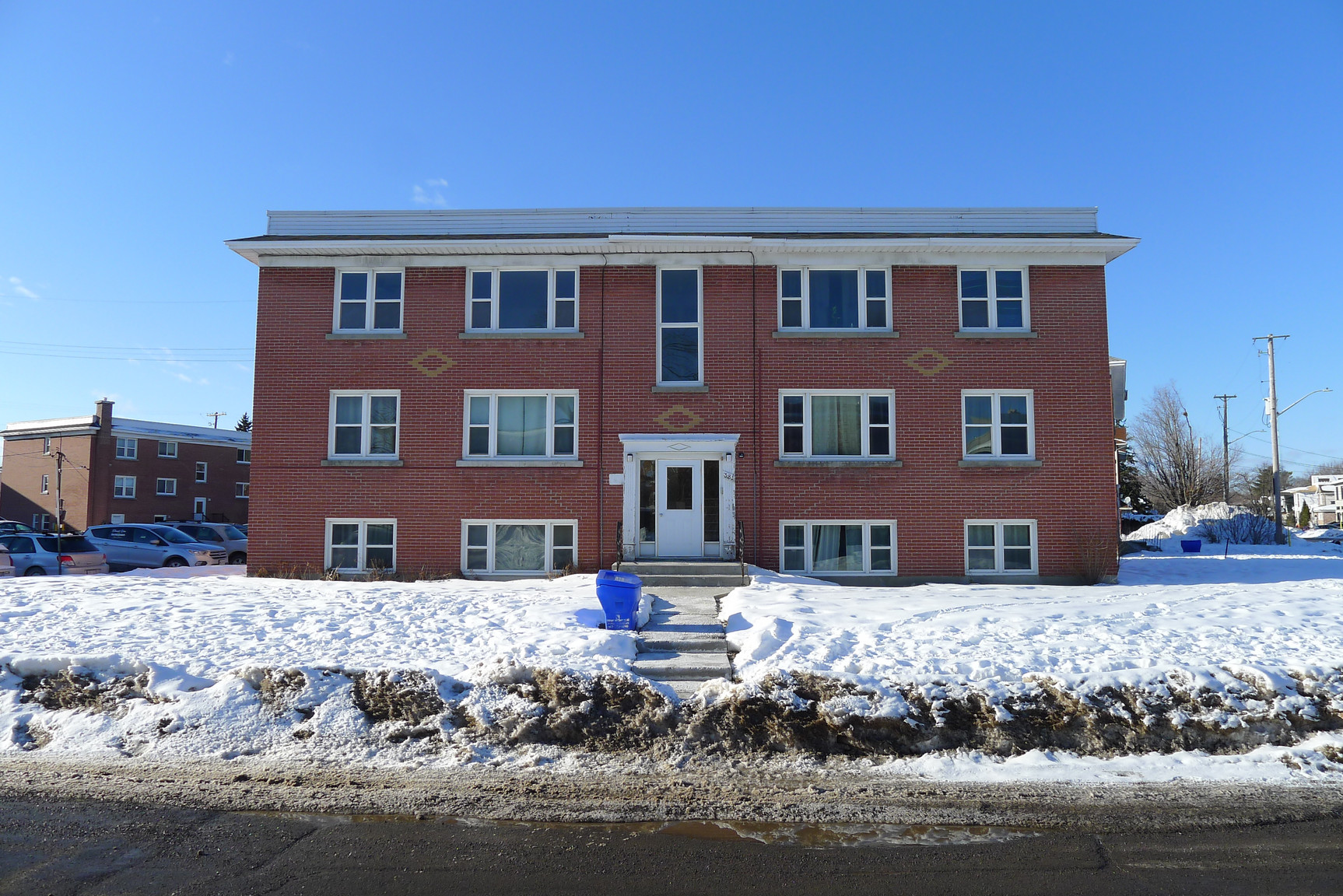 Carling Court