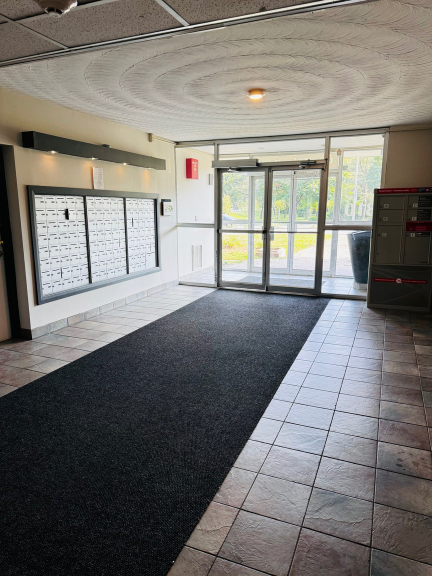 Crystal View Manor - Photo 10
